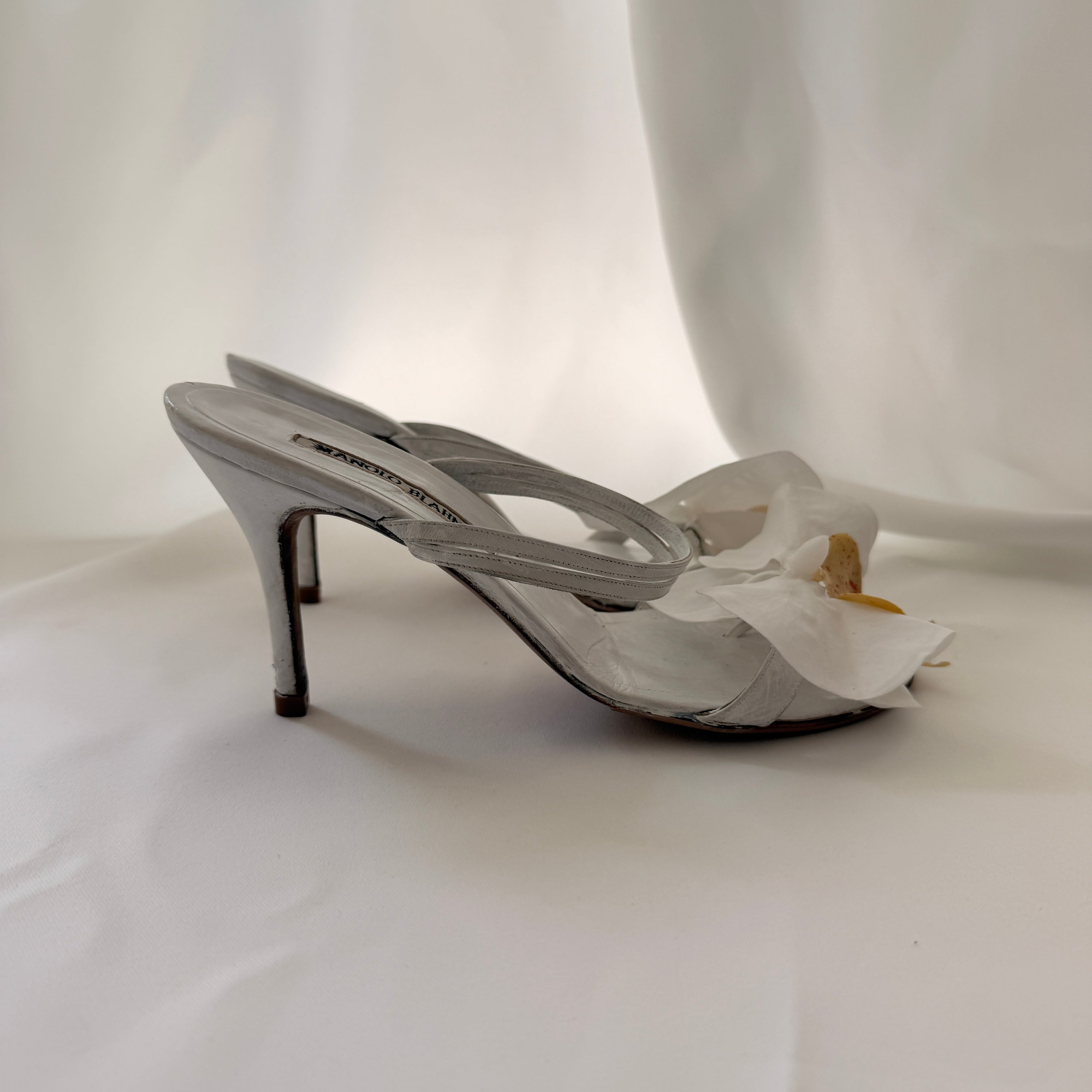 Manolo Blahnik Reworked White Orchid Heels - EU 38 / US 7