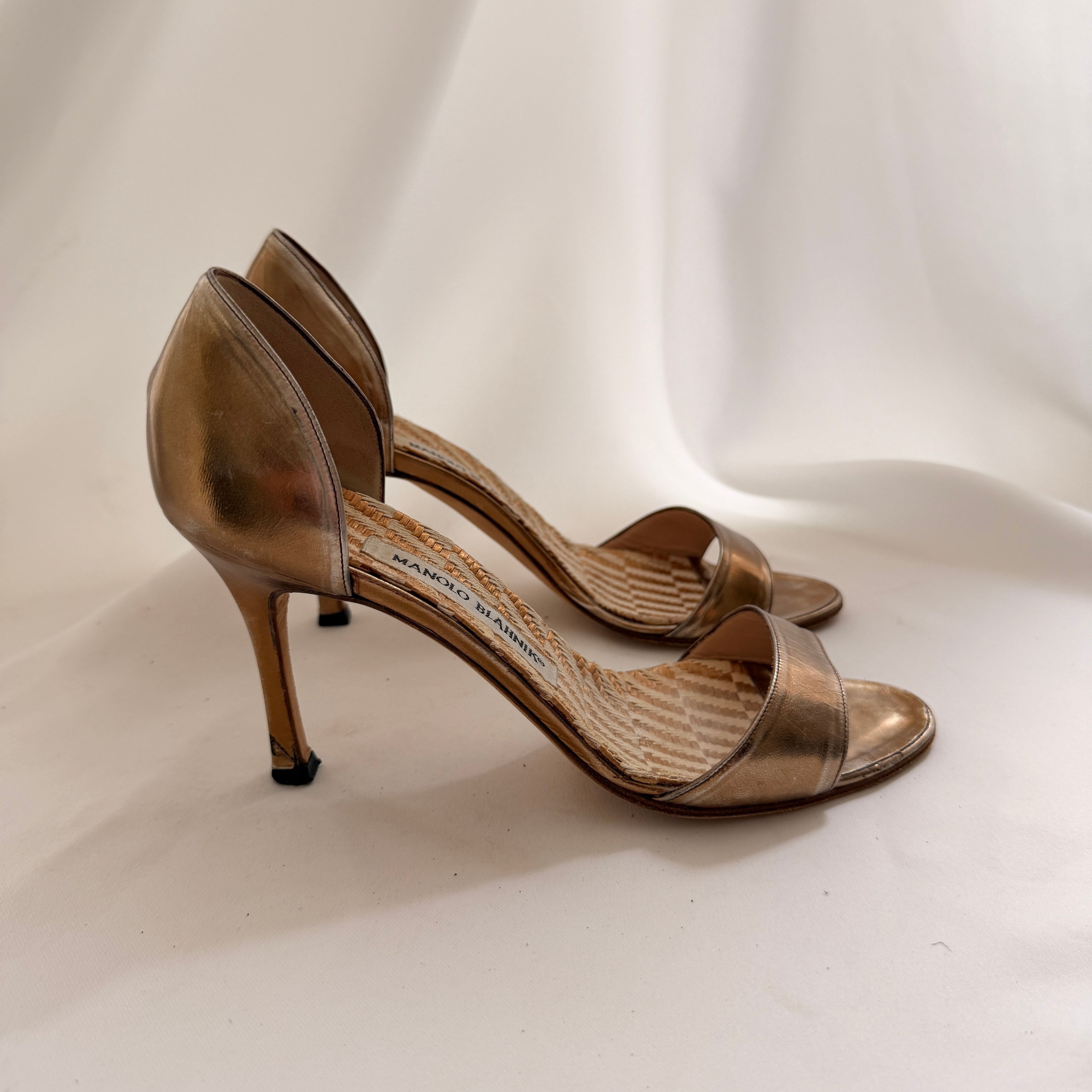 Manolo Bahnik Bronze Leather D'orsay Pumps (37.5)