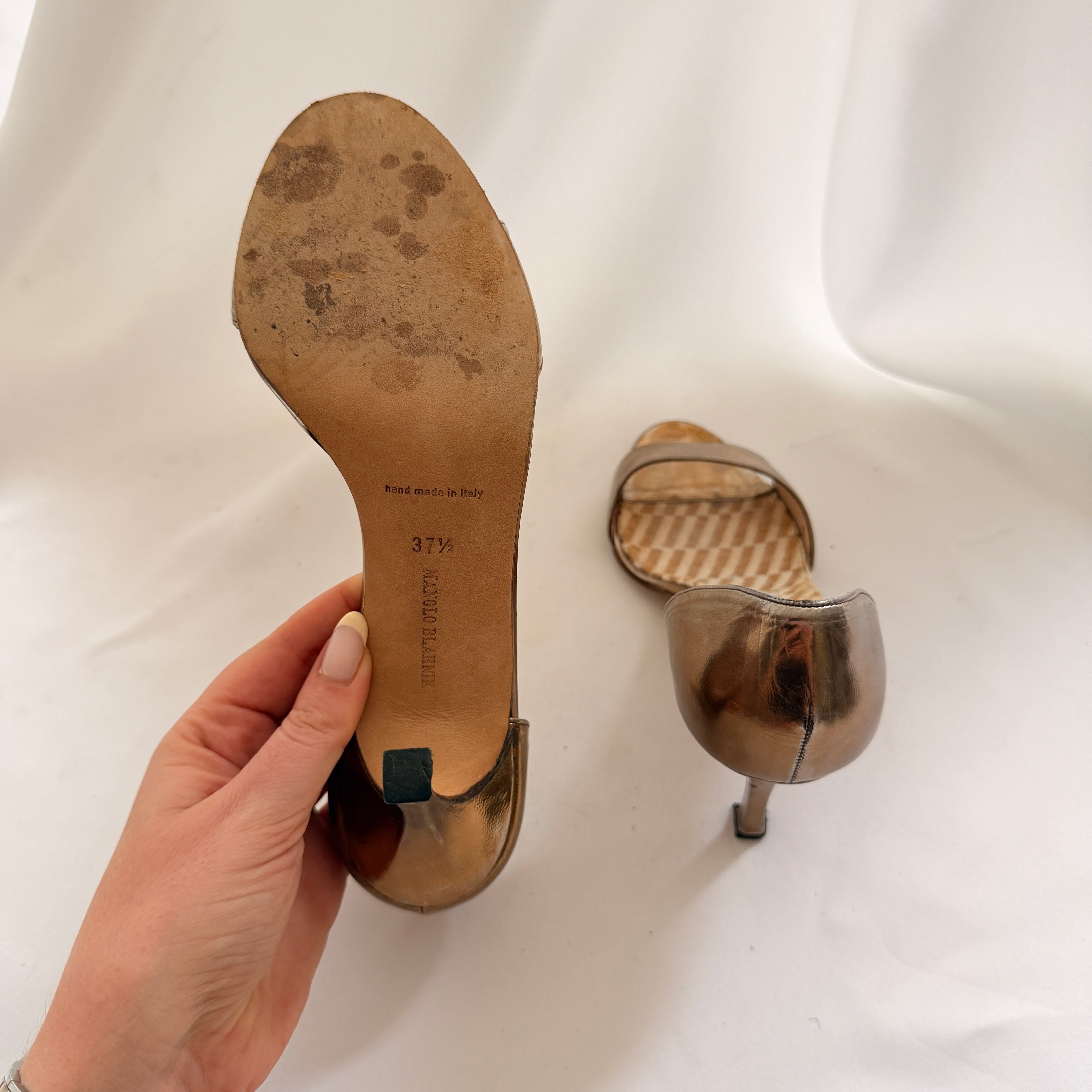Manolo Bahnik Bronze Leather D'orsay Pumps (37.5)