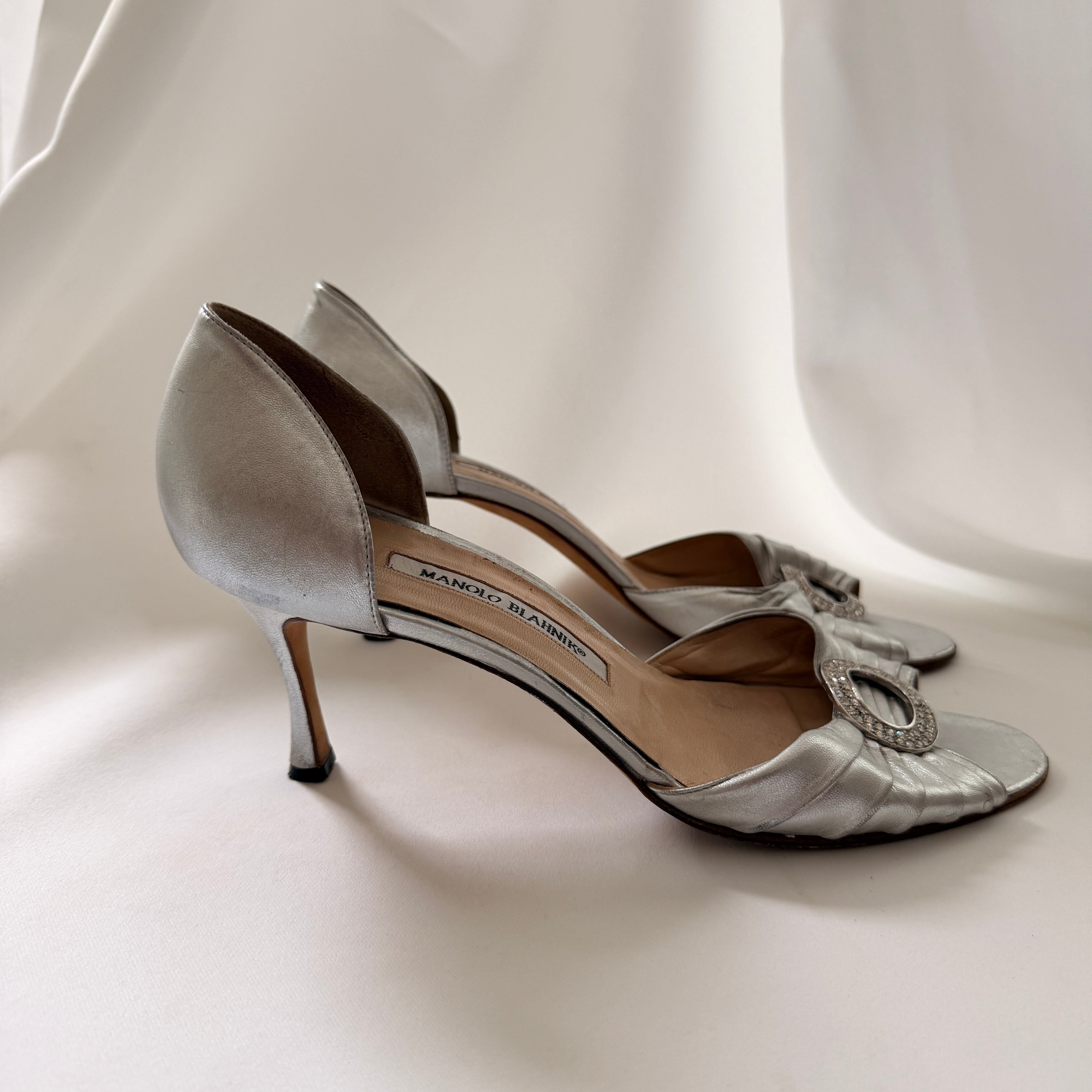 Manolo Blahnik Sedaraby Crystal d'Orsay Heels - Silver - EU 42