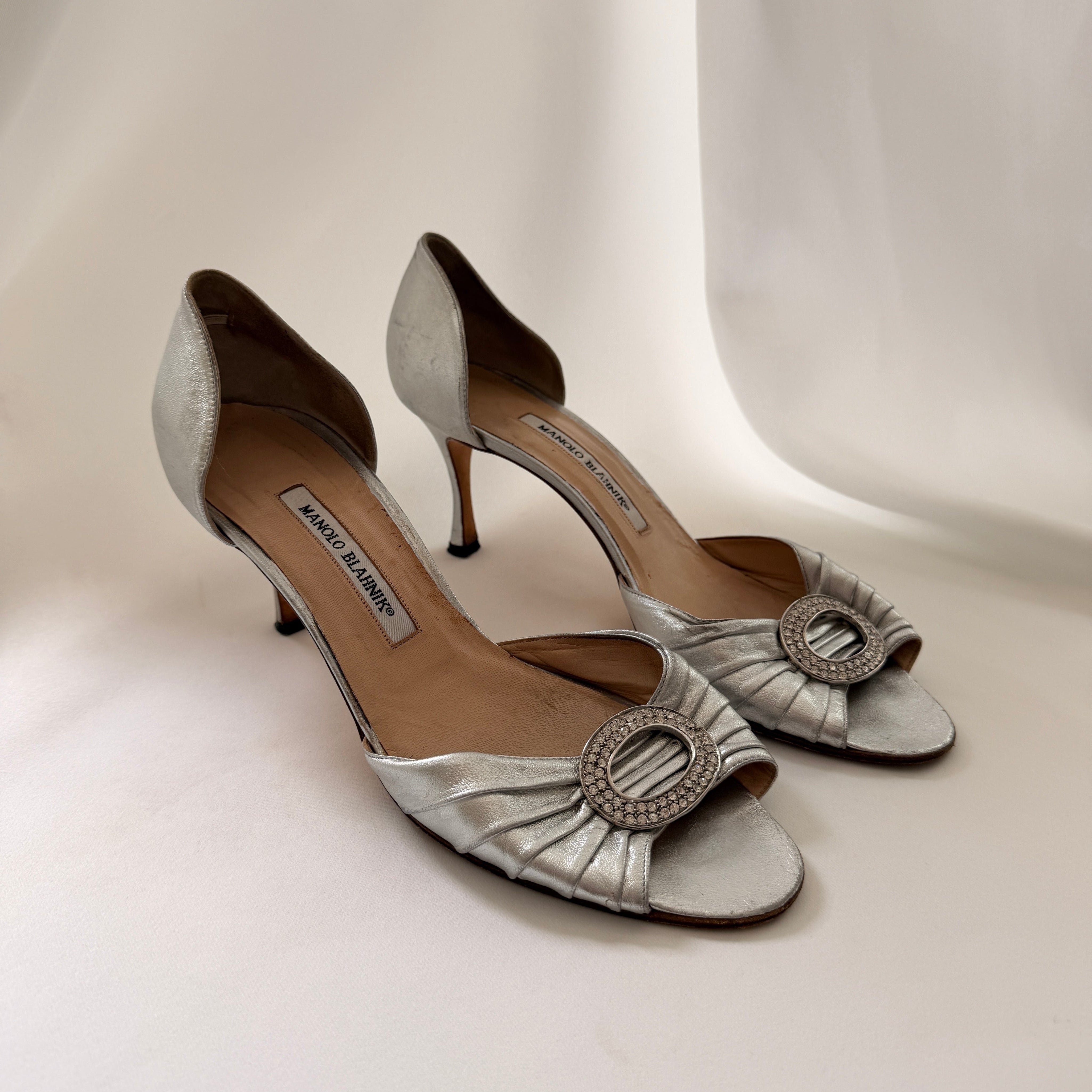 Manolo Blahnik Sedaraby Crystal d'Orsay Heels - Silver - EU 42