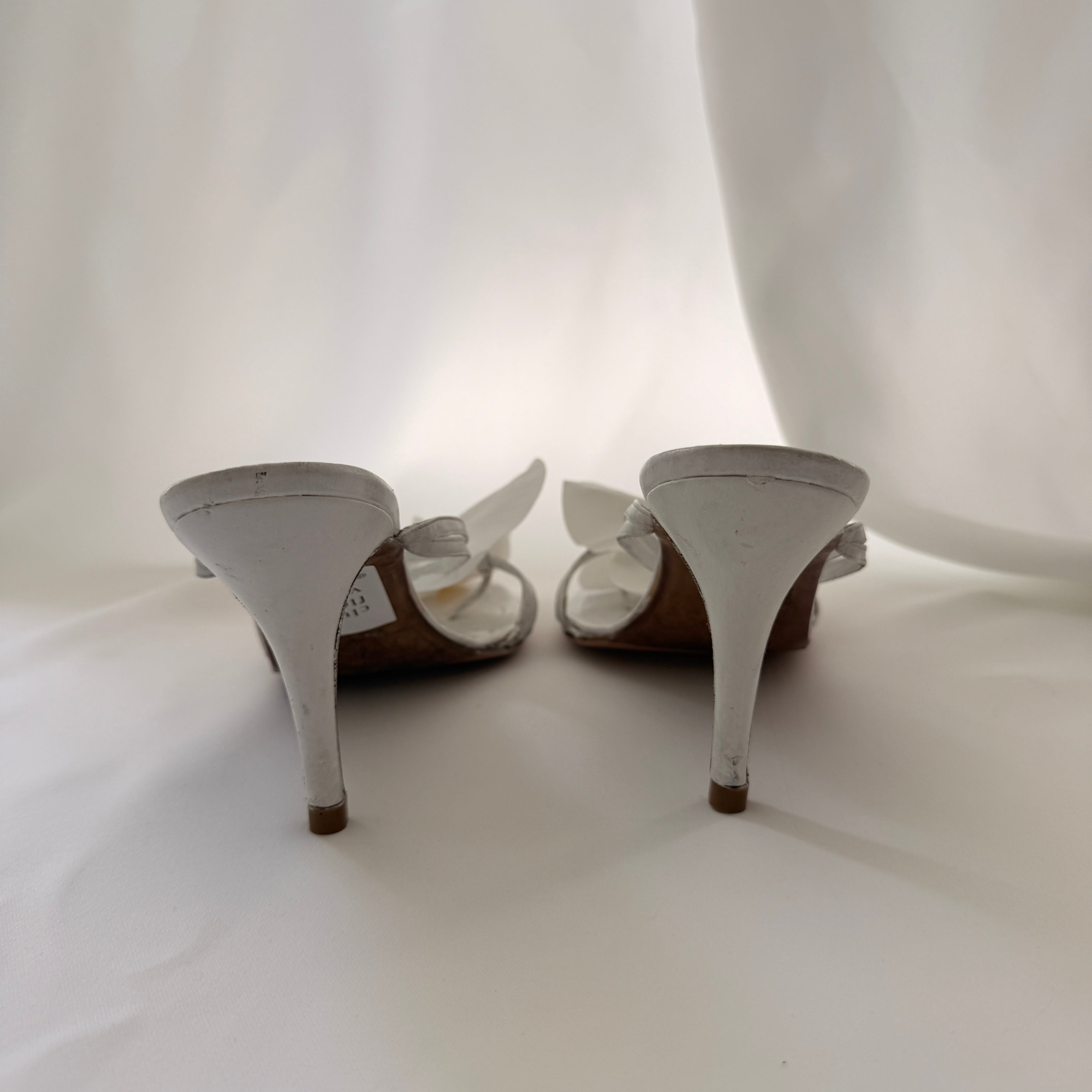 Manolo Blahnik Reworked White Orchid Heels - EU 38 / US 7