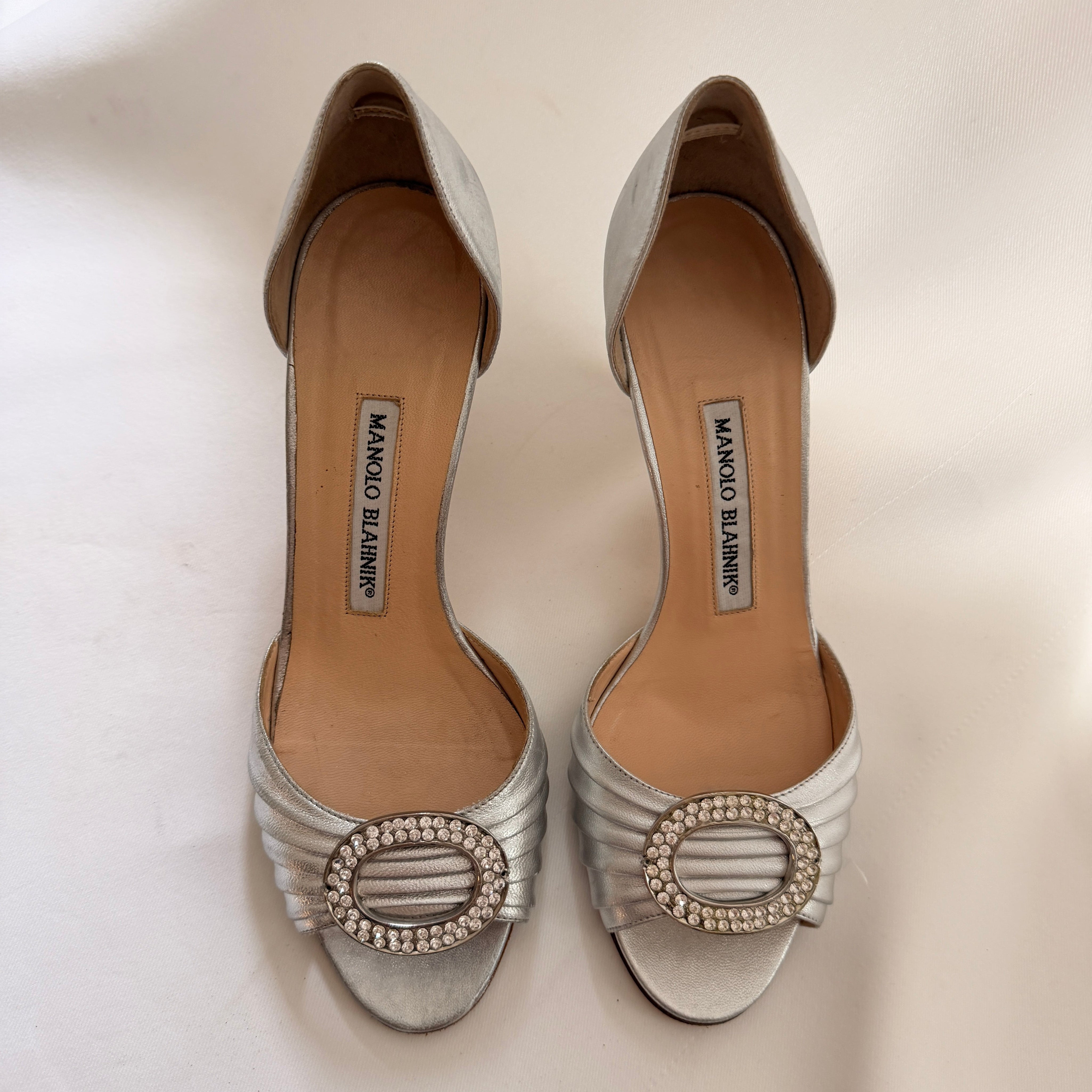Manolo Blahnik Sedaraby Crystal d'Orsay Heels - Silver - EU 36