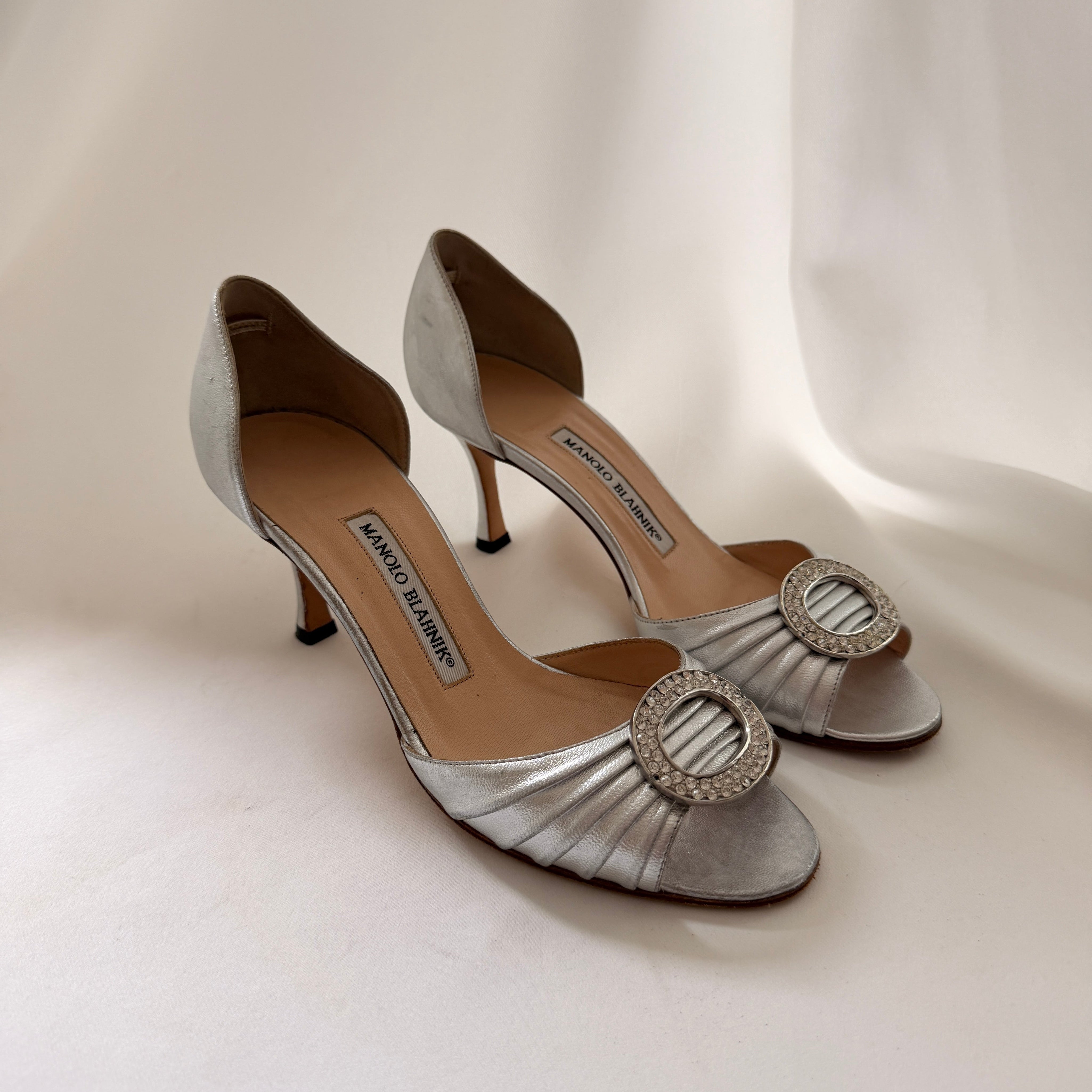 Manolo Blahnik Sedaraby Crystal d'Orsay Heels - Silver - EU 36