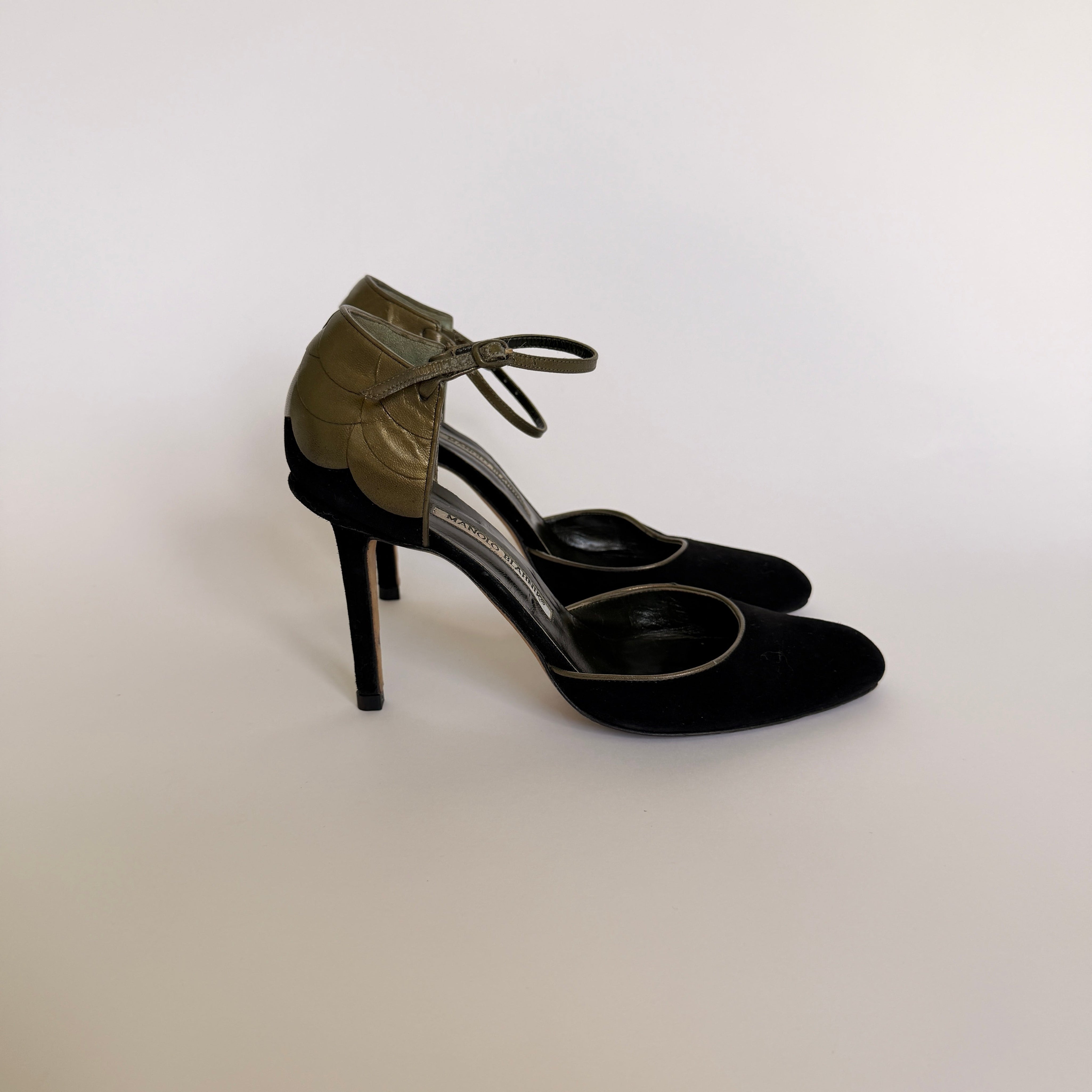 Manolo Blahnik Black Suede Ankle Strap Pumps - EU 39.5 / US 8.5