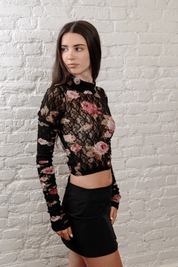Voyage Passion 90s Black Lace Top Pink Roses