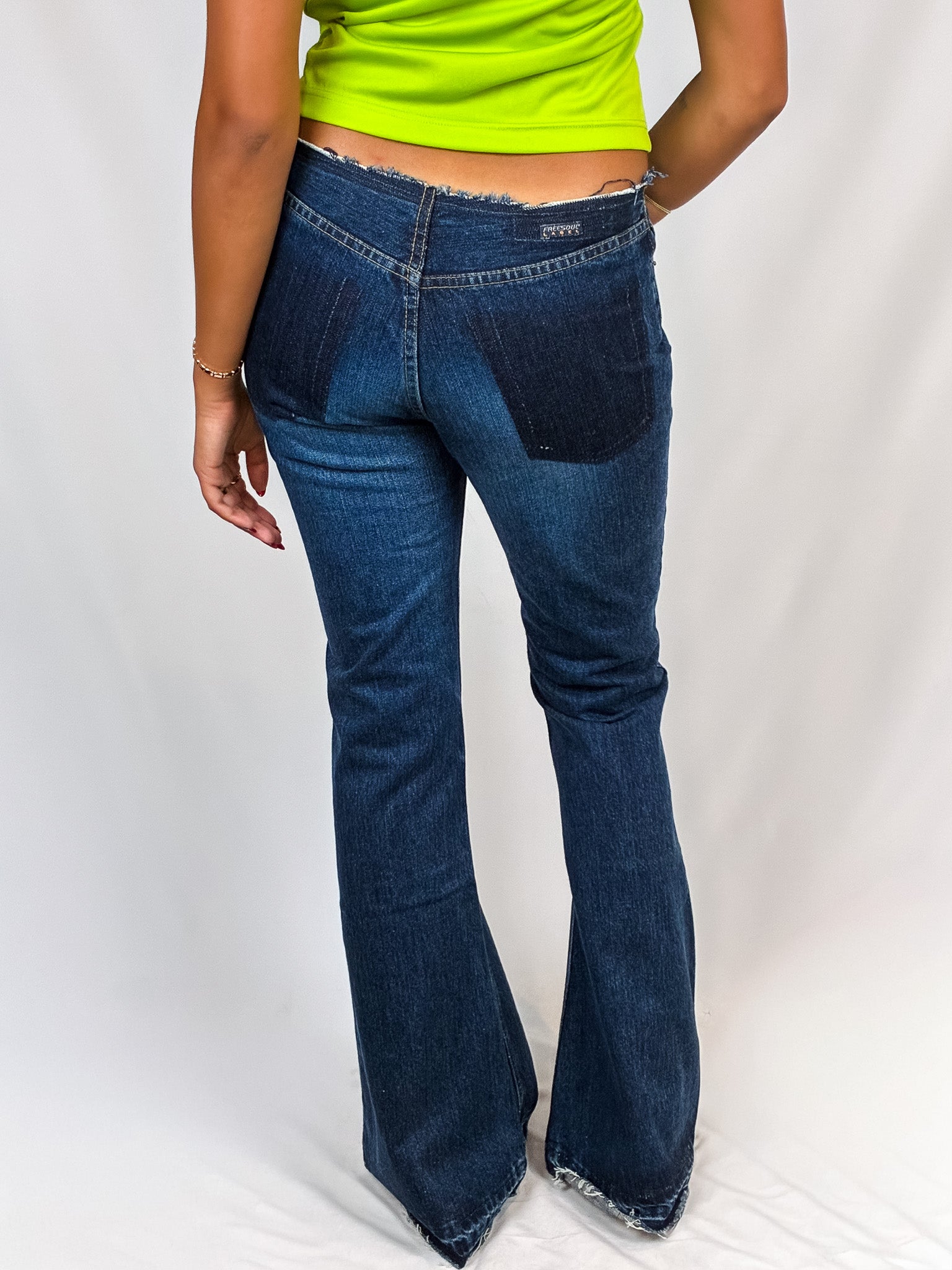 Free Soul 2000s Dark Wash Bell Bottom Raw Edge Flare Jeans - W27