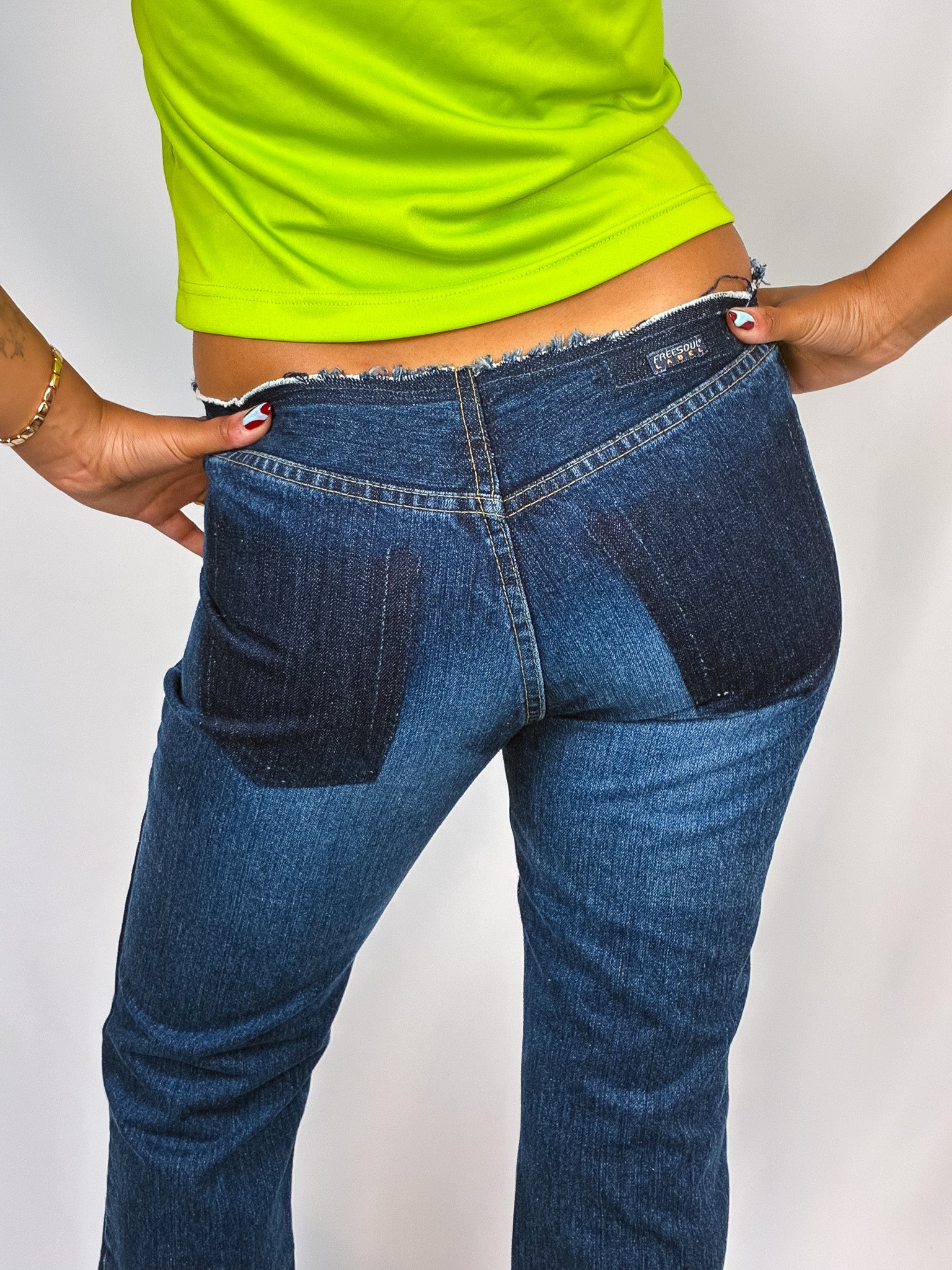 Free Soul 2000s Dark Wash Bell Bottom Raw Edge Flare Jeans - W27