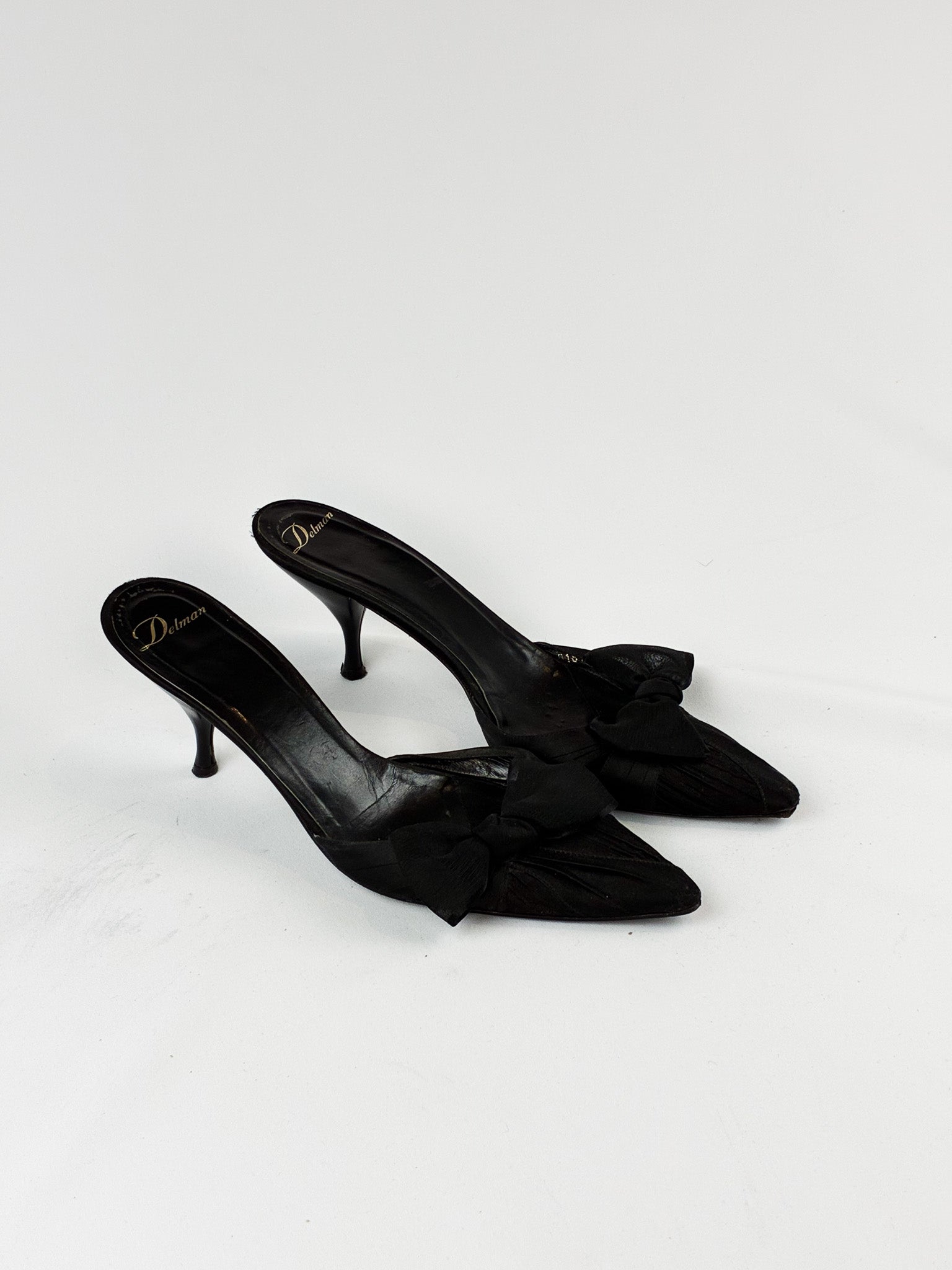 Delman 2000s Black Bow Pointed Toe Mules - 7.5