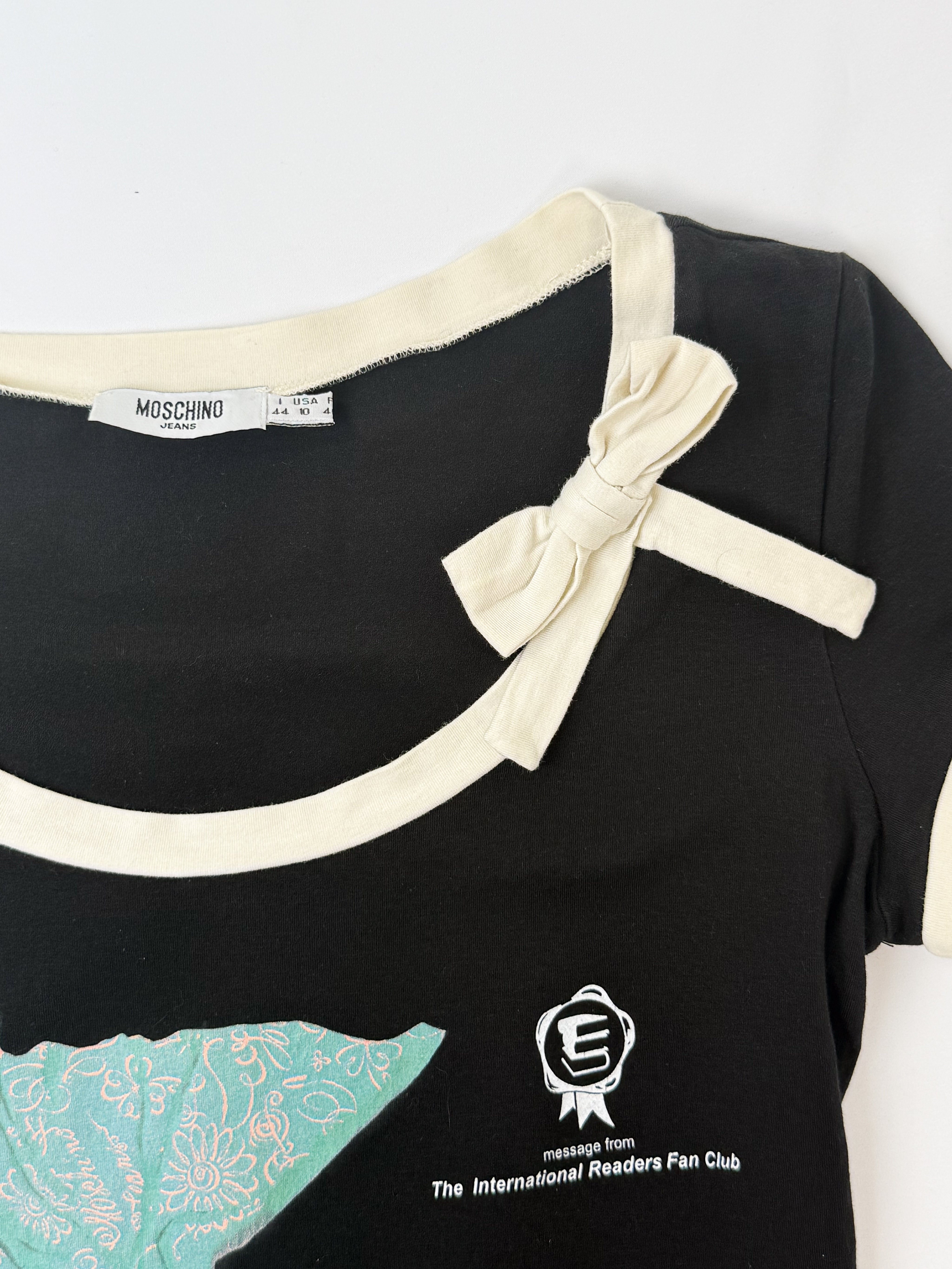 Moschino Jeans 2000s Black "Holidays with a Book" Graphic Tee with Bow - M