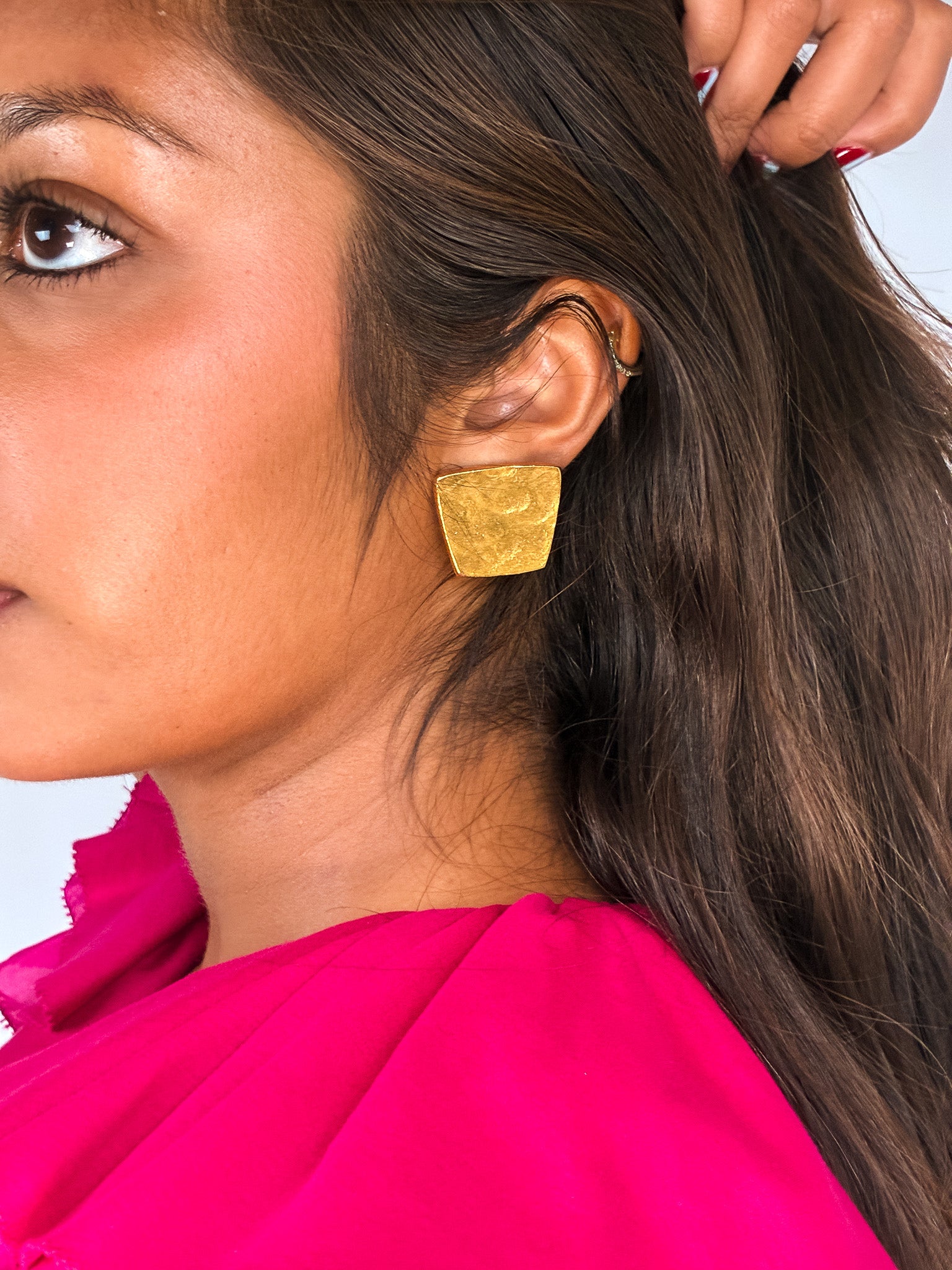 Il Était Une Fois 1990s Hammered Gold Panel Bracelet & Earrings Set