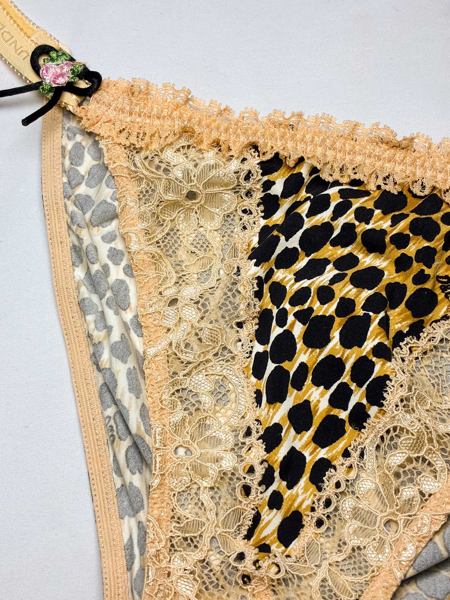 D&G Dolce & Gabbana 2000s Leopard Lace Underwired Bra and Brief Set - 30B / M