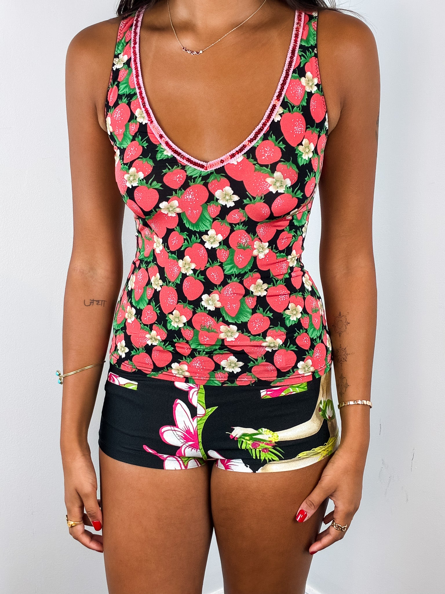 Dolce & Gabbana Underwear 2000s Strawberry Print Sequin Trim Tank - XS