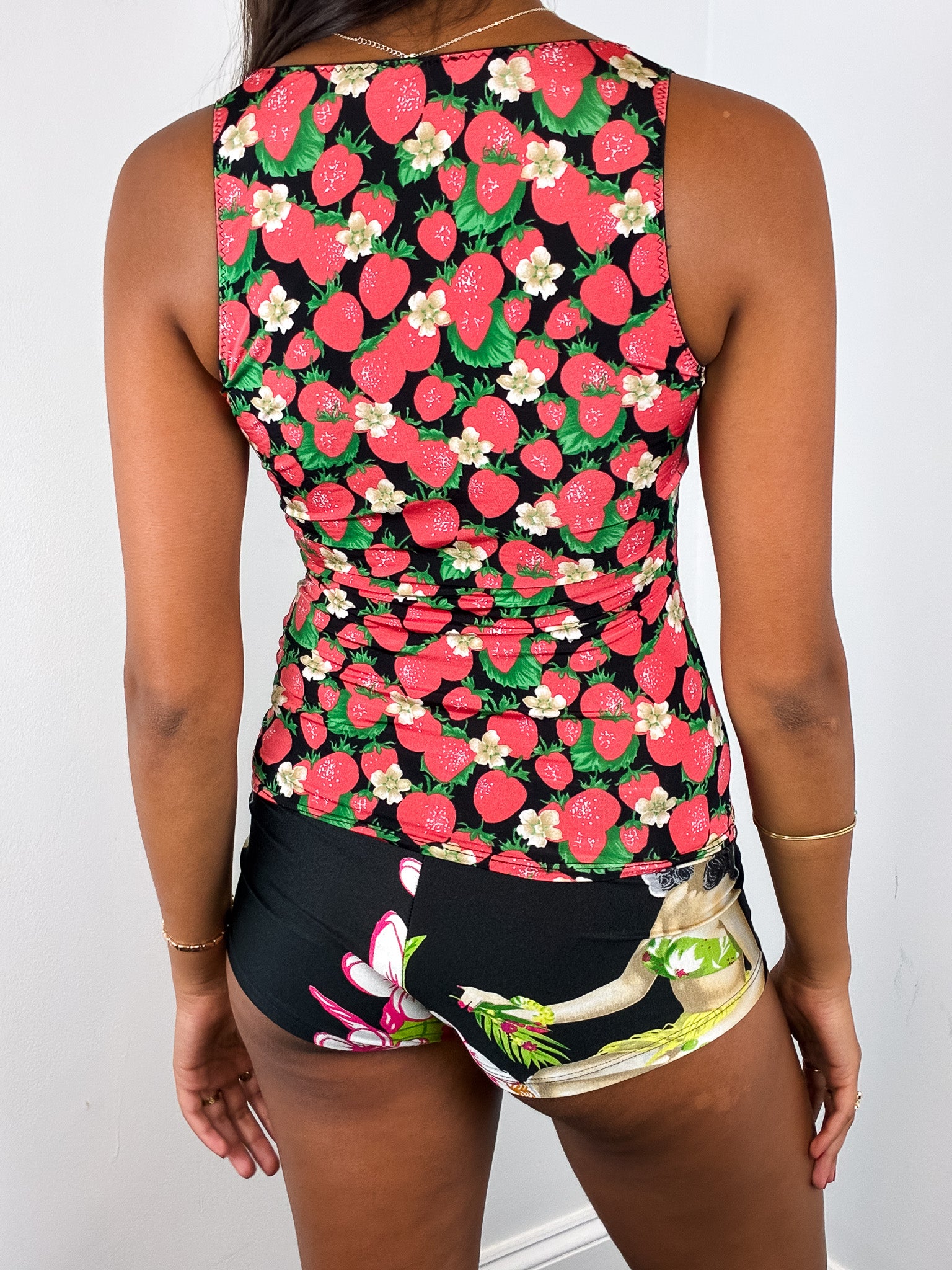 Dolce & Gabbana Underwear 2000s Strawberry Print Sequin Trim Tank - XS