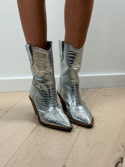 Fendi Fall 2018 Limited Edition Silver Cowboy Boots