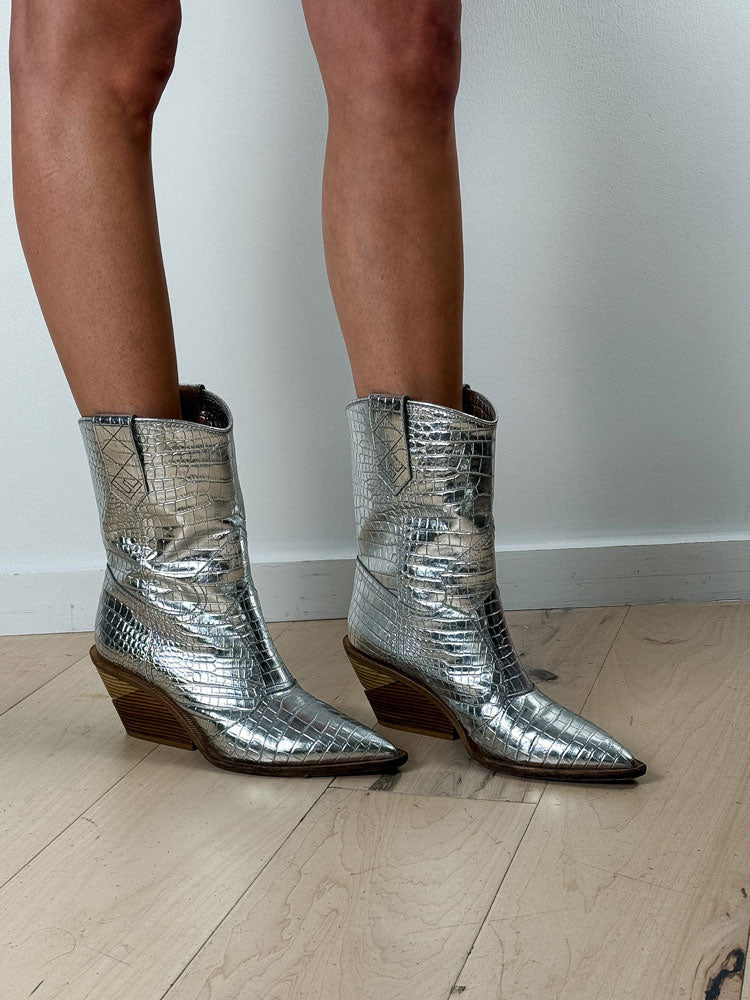 Fendi Fall 2018 Limited Edition Silver Cowboy Boots