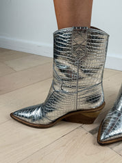 Fendi Fall 2018 Limited Edition Silver Cowboy Boots
