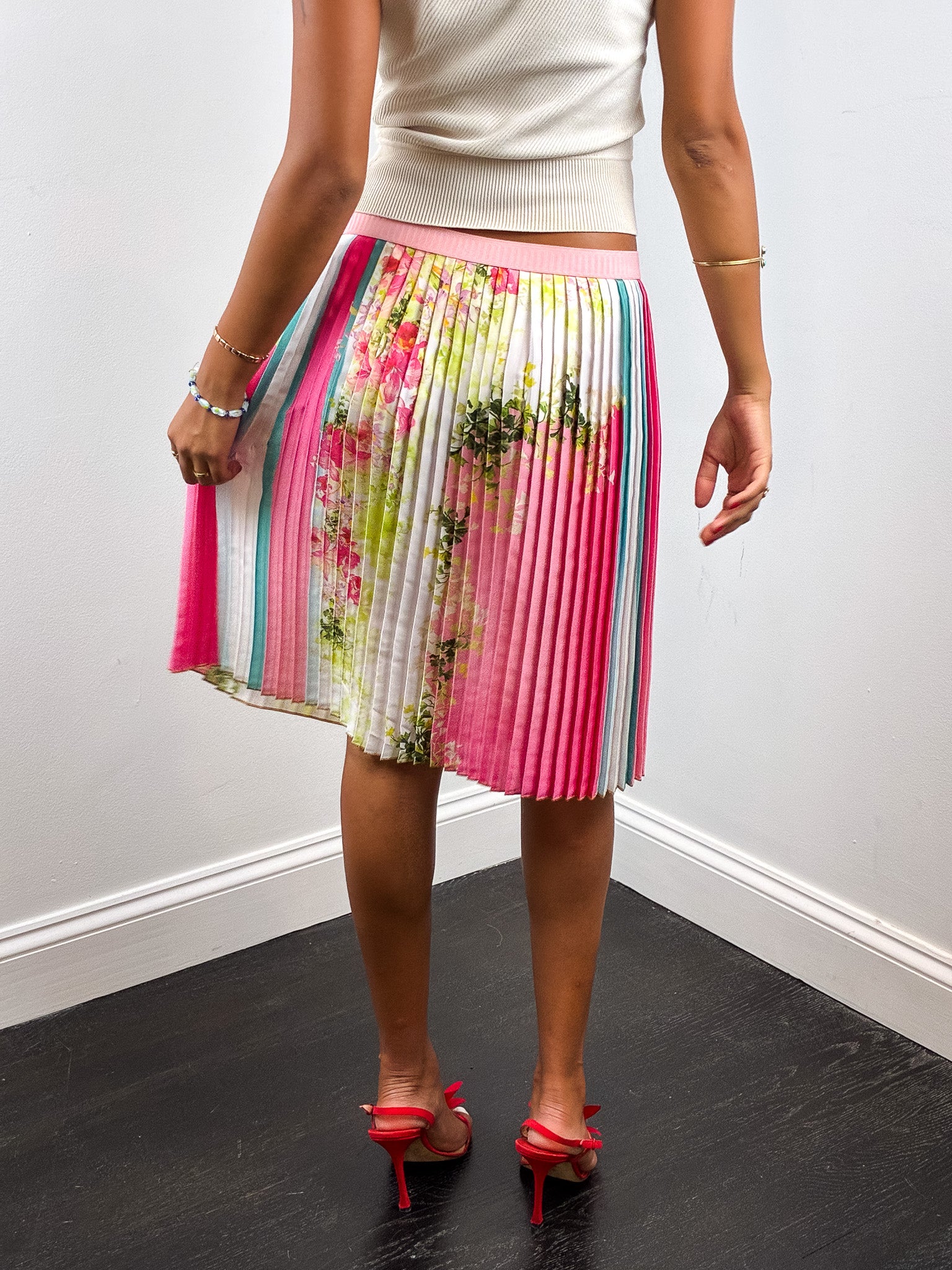 VDP Club 2000s Pink Floral and Stripe Pleated Chiffon Skirt - S