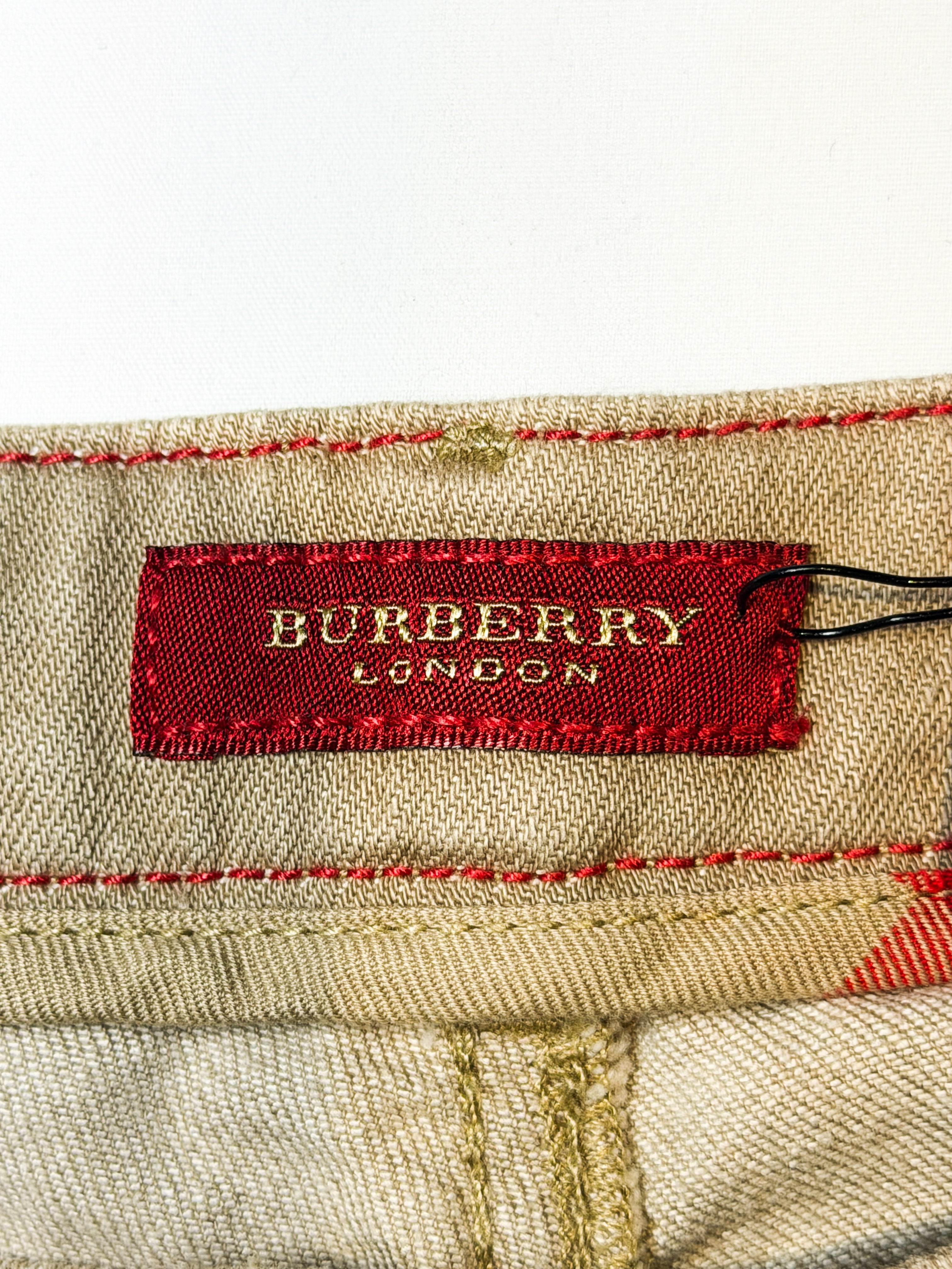 Burberry London 2000s Stone Mid Rise Flap Pocket Jeans - W33