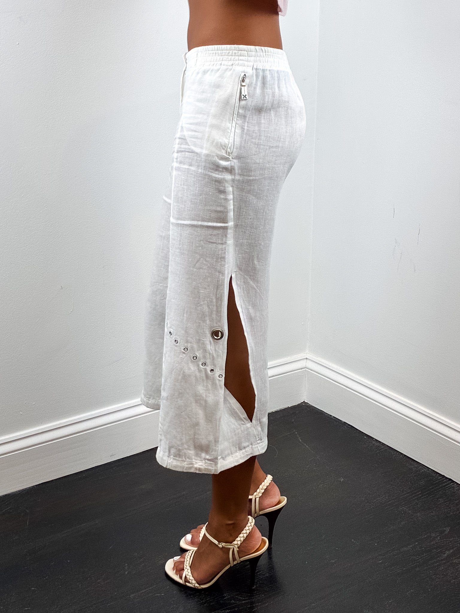 Richmond X 2000s White Eyelet Cropped Wide Leg Trousers - XS/S
