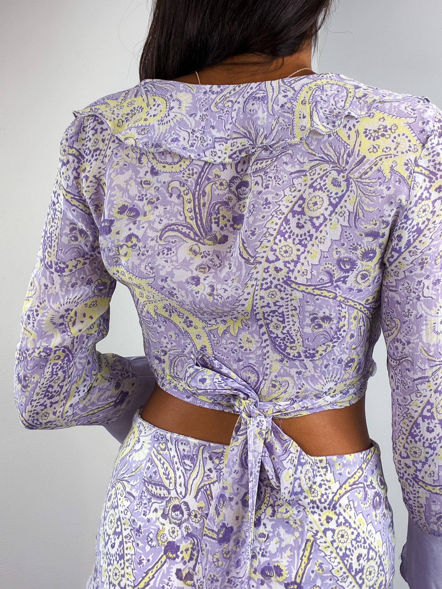 Compagnia Italiana 2000s Lilac Paisley Ruffle Wrap Top and Tiered Mini Skirt Set - XS/S