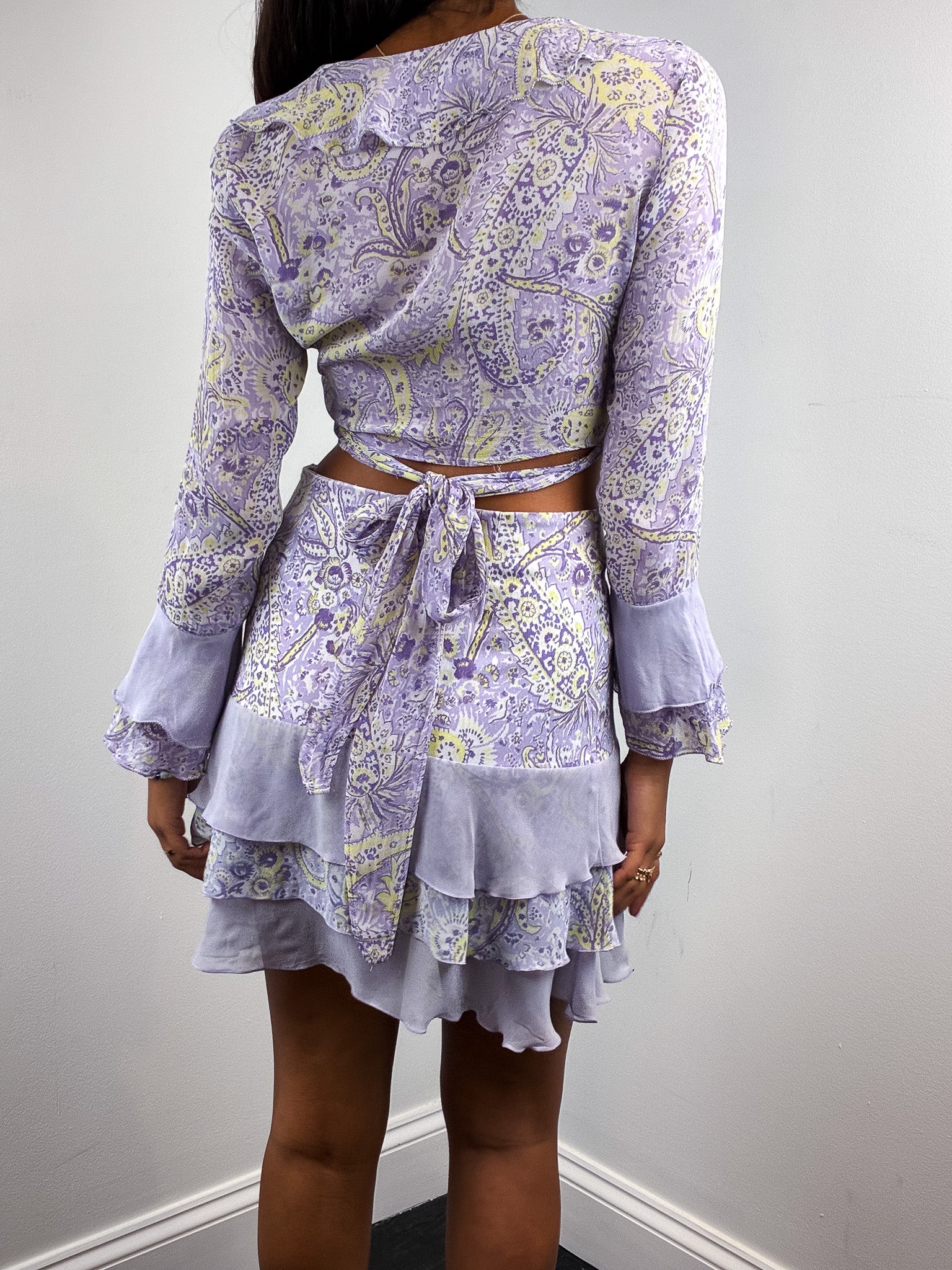 Compagnia Italiana 2000s Lilac Paisley Ruffle Wrap Top and Tiered Mini Skirt Set - XS/S