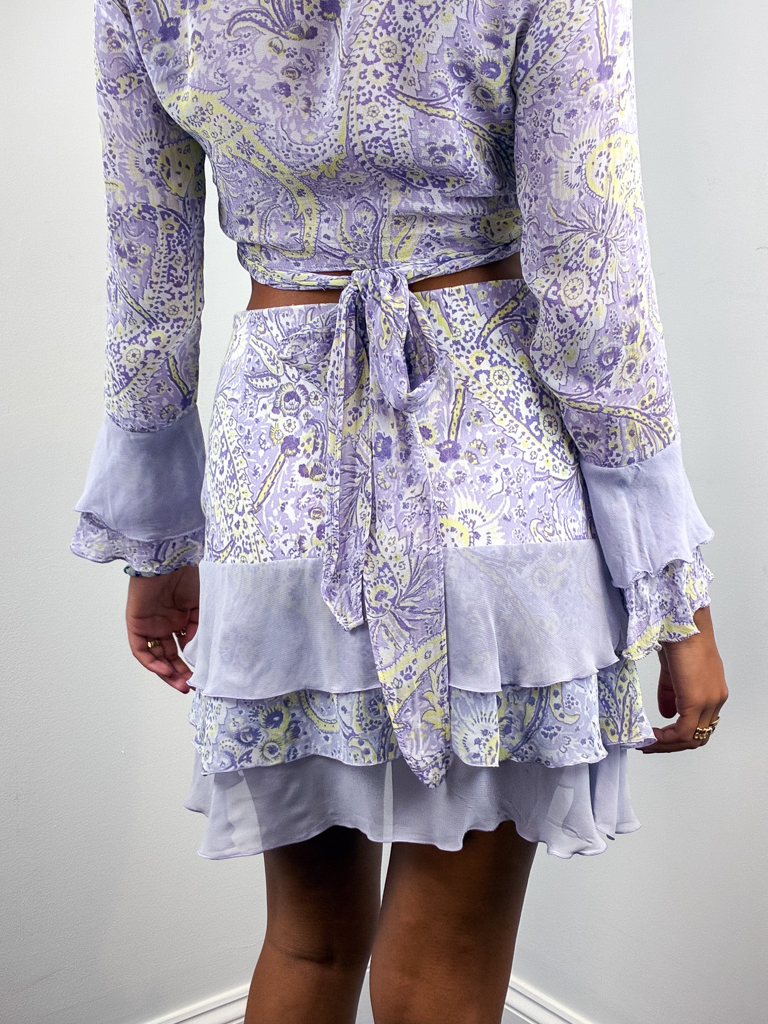 Compagnia Italiana 2000s Lilac Paisley Ruffle Wrap Top and Tiered Mini Skirt Set - XS/S