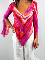 Celyn b. 2000s Pink Chevron Print Silk Handkerchief Hem Blouse - M