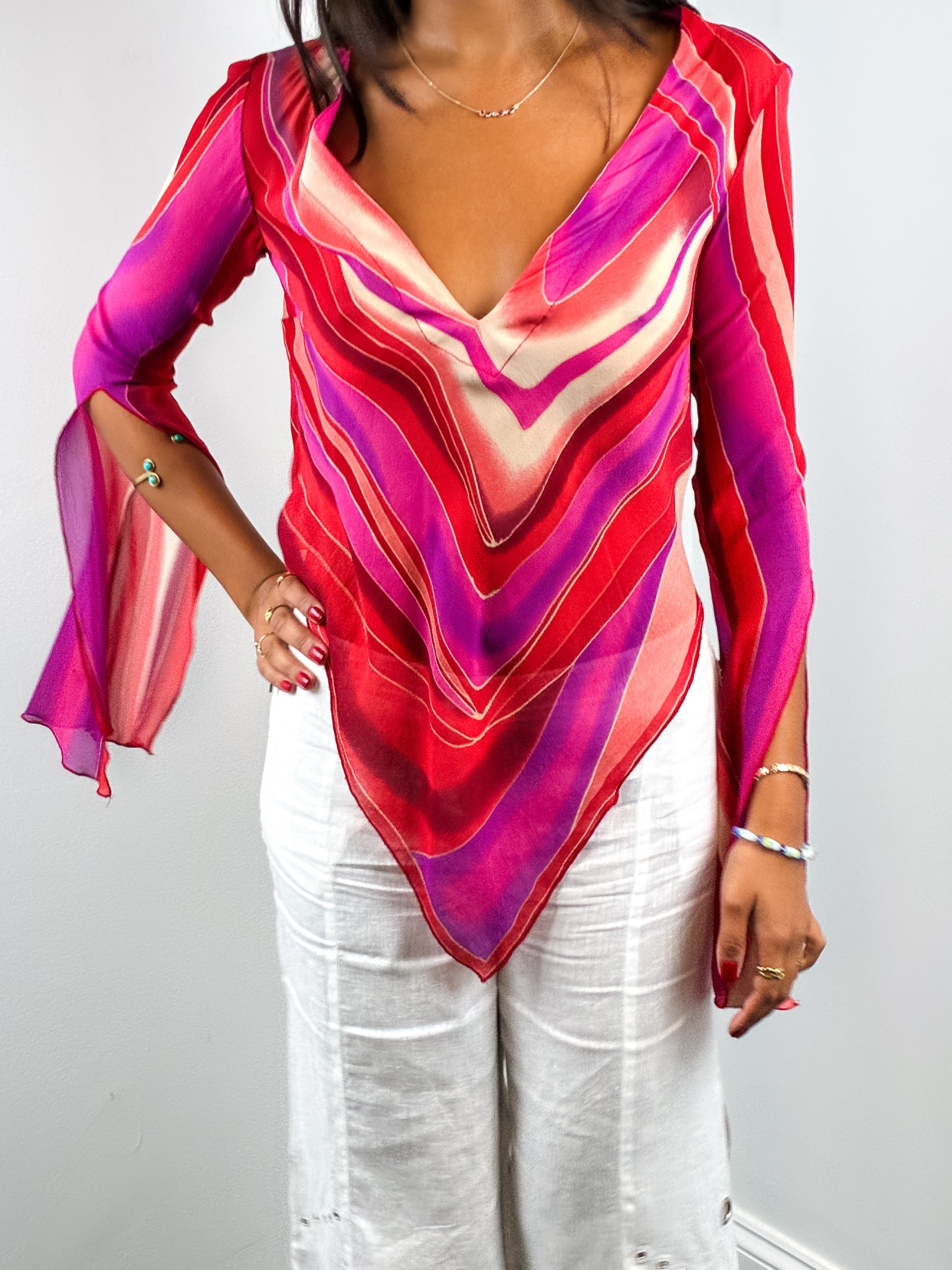 Celyn b. 2000s Pink Chevron Print Silk Handkerchief Hem Blouse - M