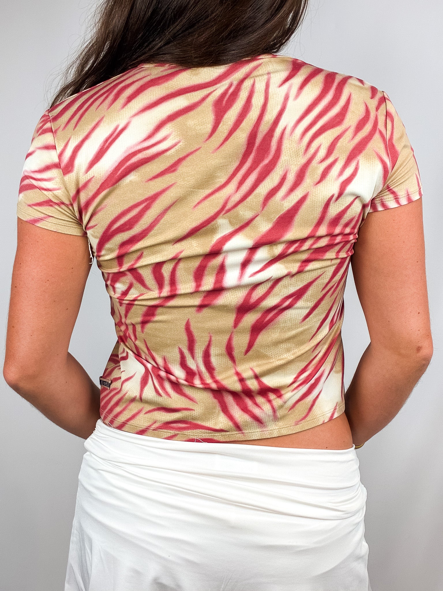 Krizia Jeans 2000s Beige and Red Zebra Print Tee - M