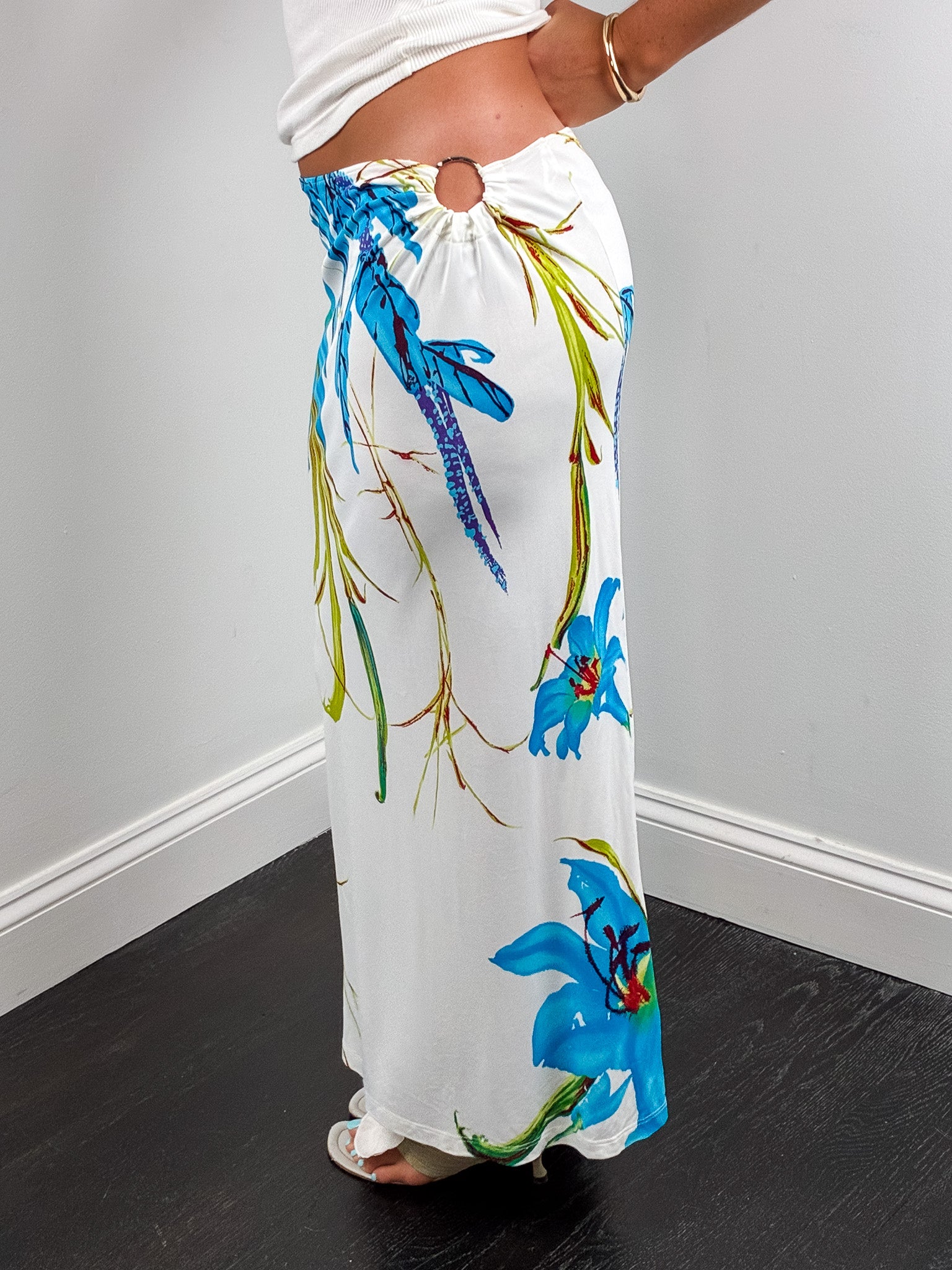 Gianfranco Ferré Jeans 2000s White Blue Lily Print Maxi Skirt - M/L