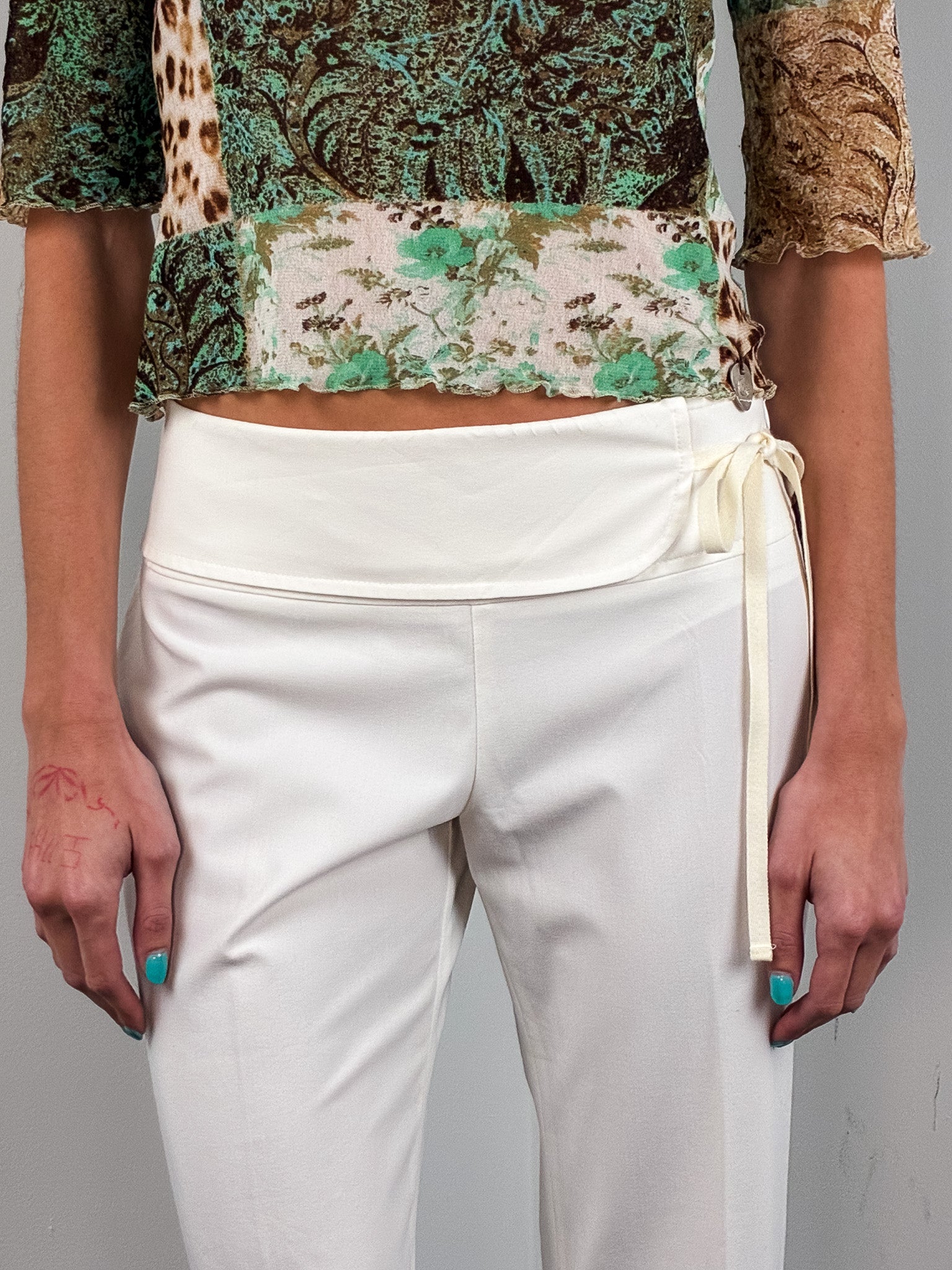 Xanaka 2000s Cream Low Rise Fold Over Waist Flare Trousers - S/M