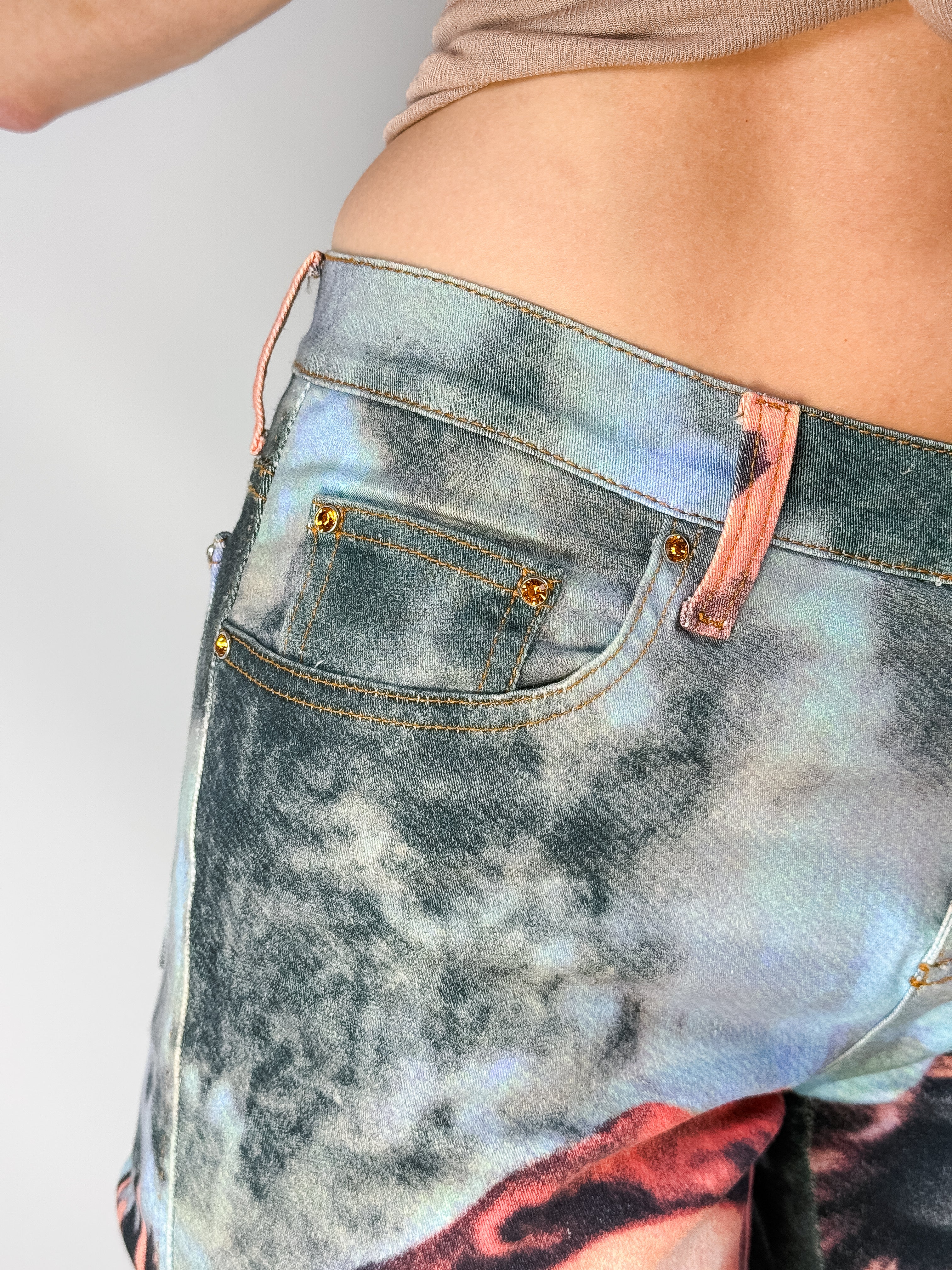 Voyage Passion 2000s Romantic Embrace Print Flare Jeans - S/M