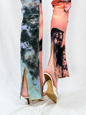 Voyage Passion 2000s Romantic Embrace Print Flare Jeans - S/M