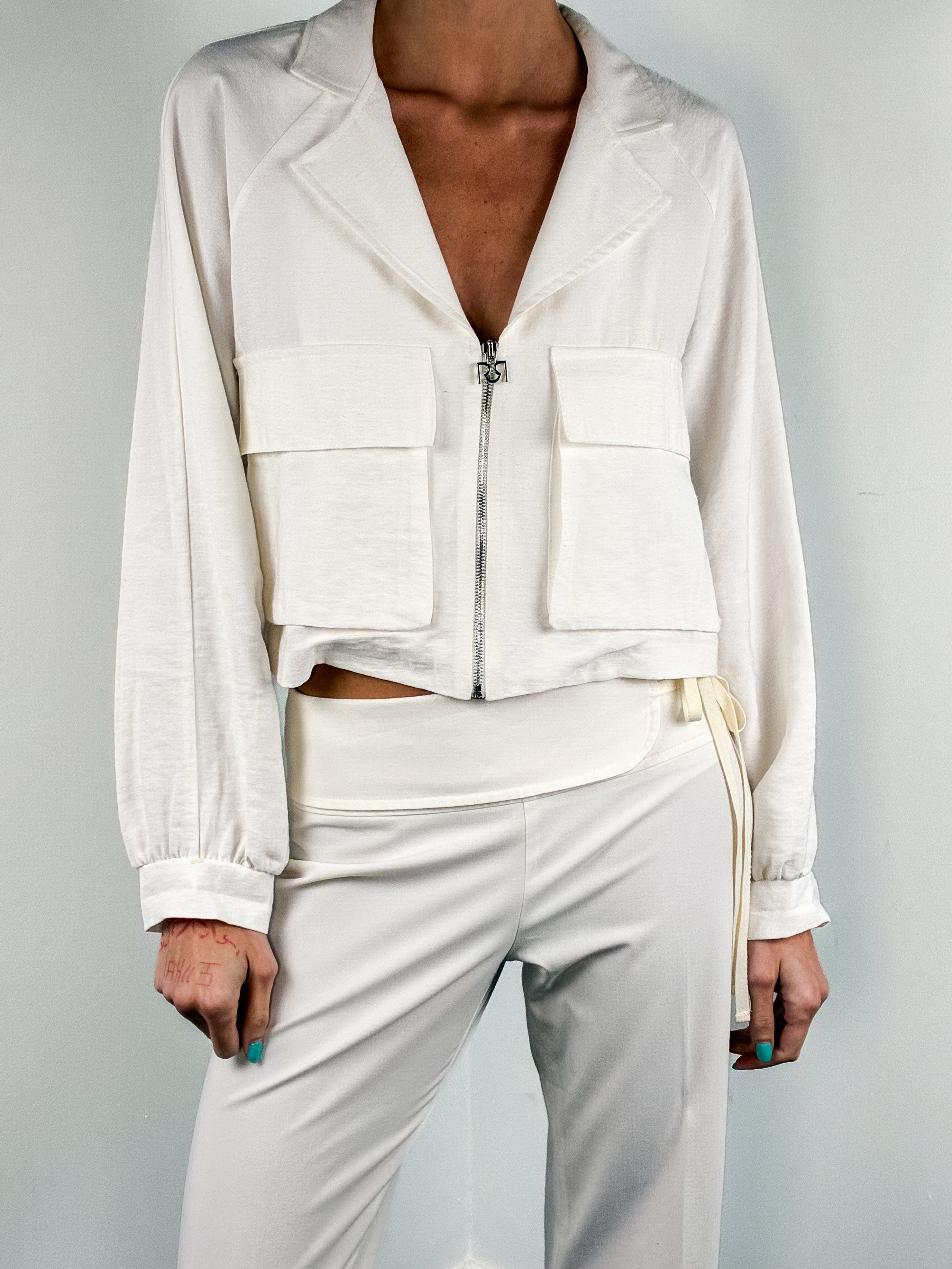 Rinascimento 2000s Cream Cropped Zip Utility Jacket - L/XL