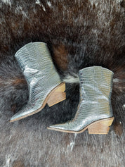 Fendi Fall 2018 Limited Edition Silver Cowboy Boots