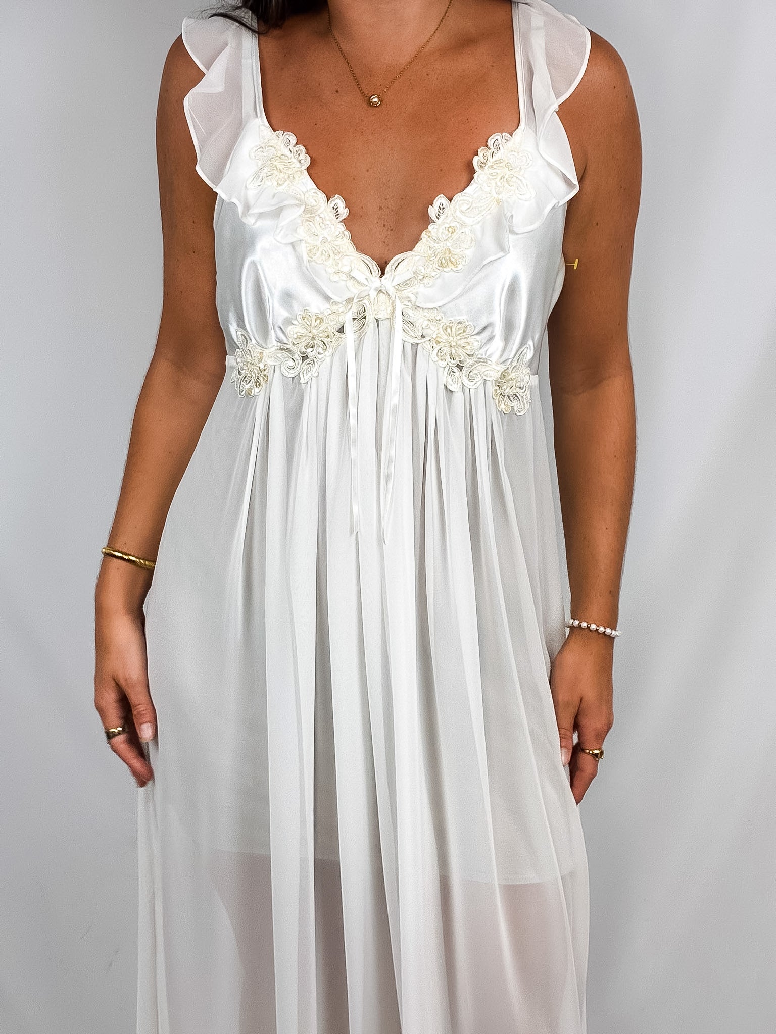 In Bloom by Jonquil Ivory Floral Embroidered Chiffon Robe and Slip Set - M