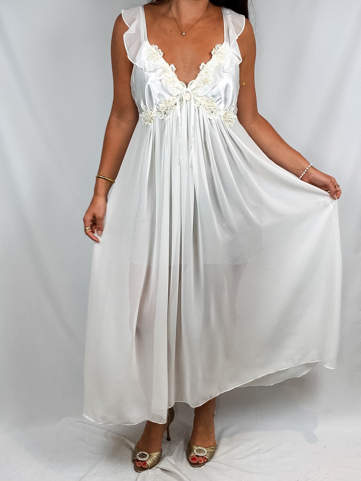 In Bloom by Jonquil Ivory Floral Embroidered Chiffon Robe and Slip Set - M