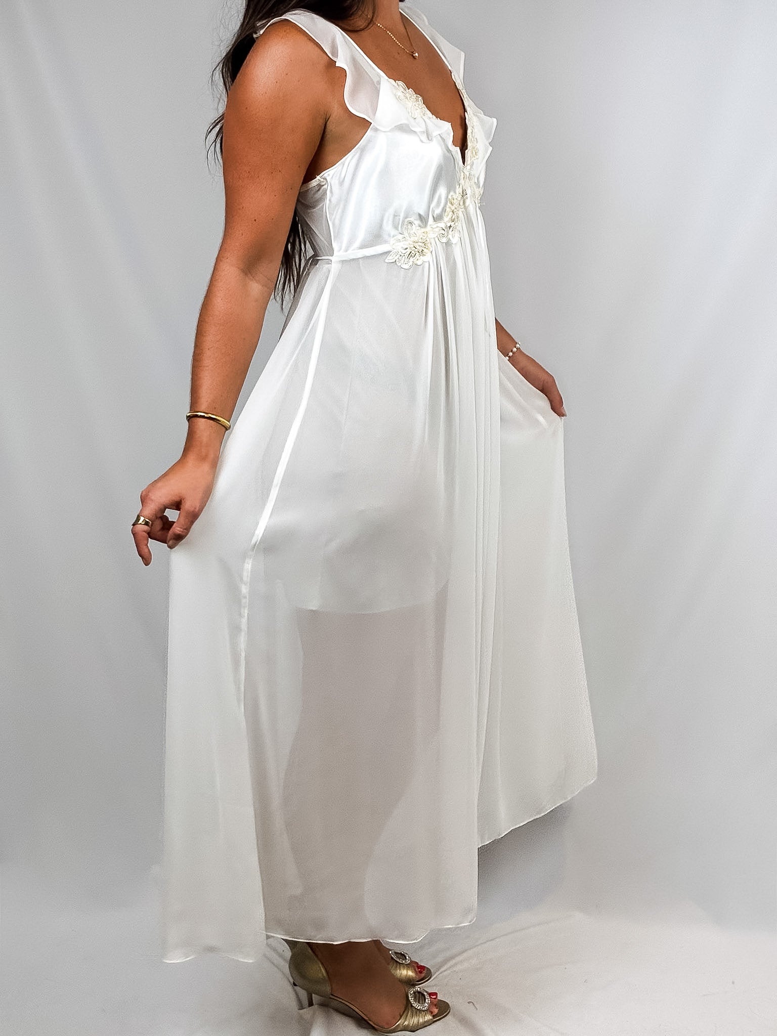 In Bloom by Jonquil Ivory Floral Embroidered Chiffon Robe and Slip Set - M