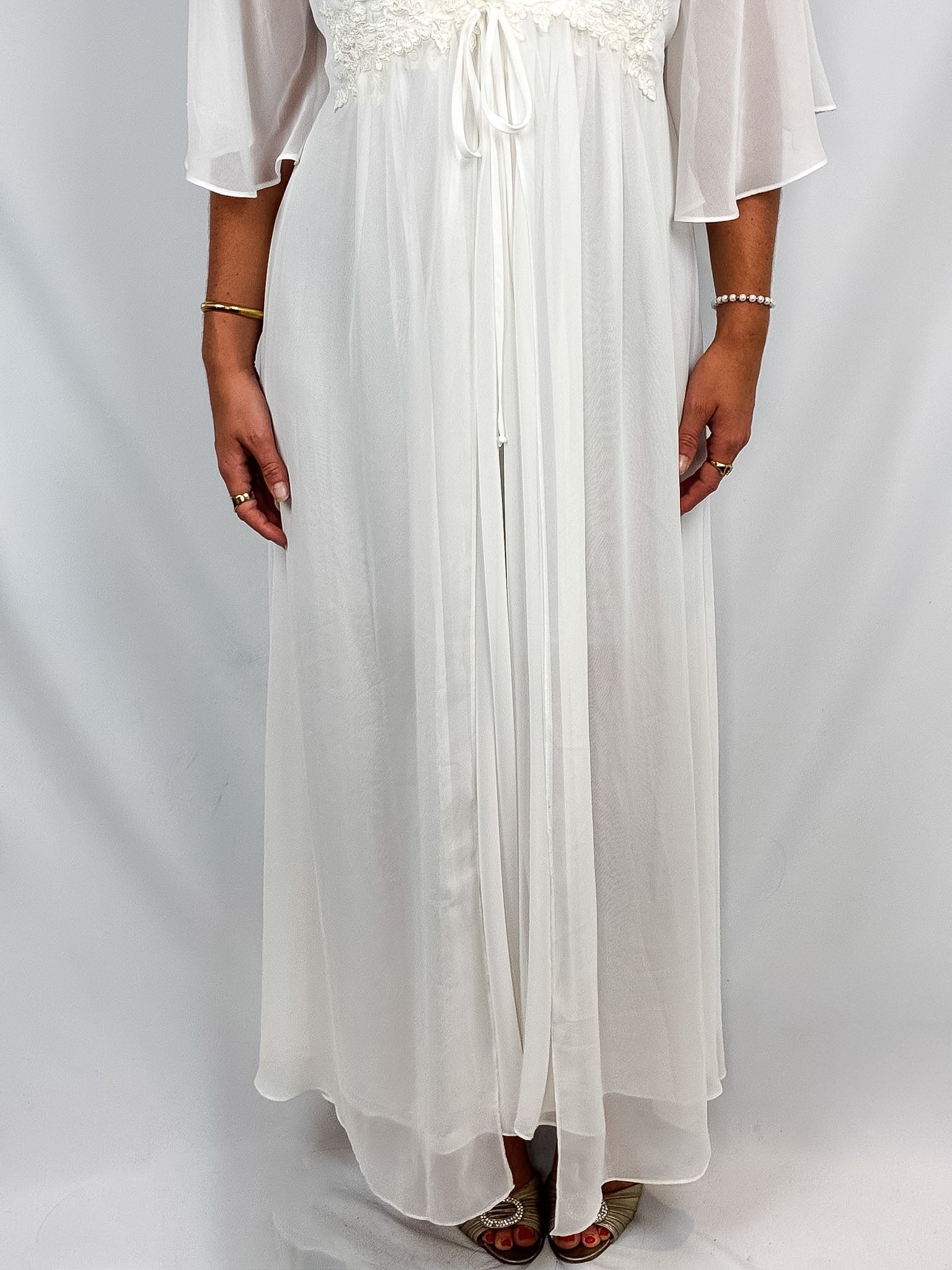 In Bloom by Jonquil Ivory Floral Embroidered Chiffon Robe and Slip Set - M