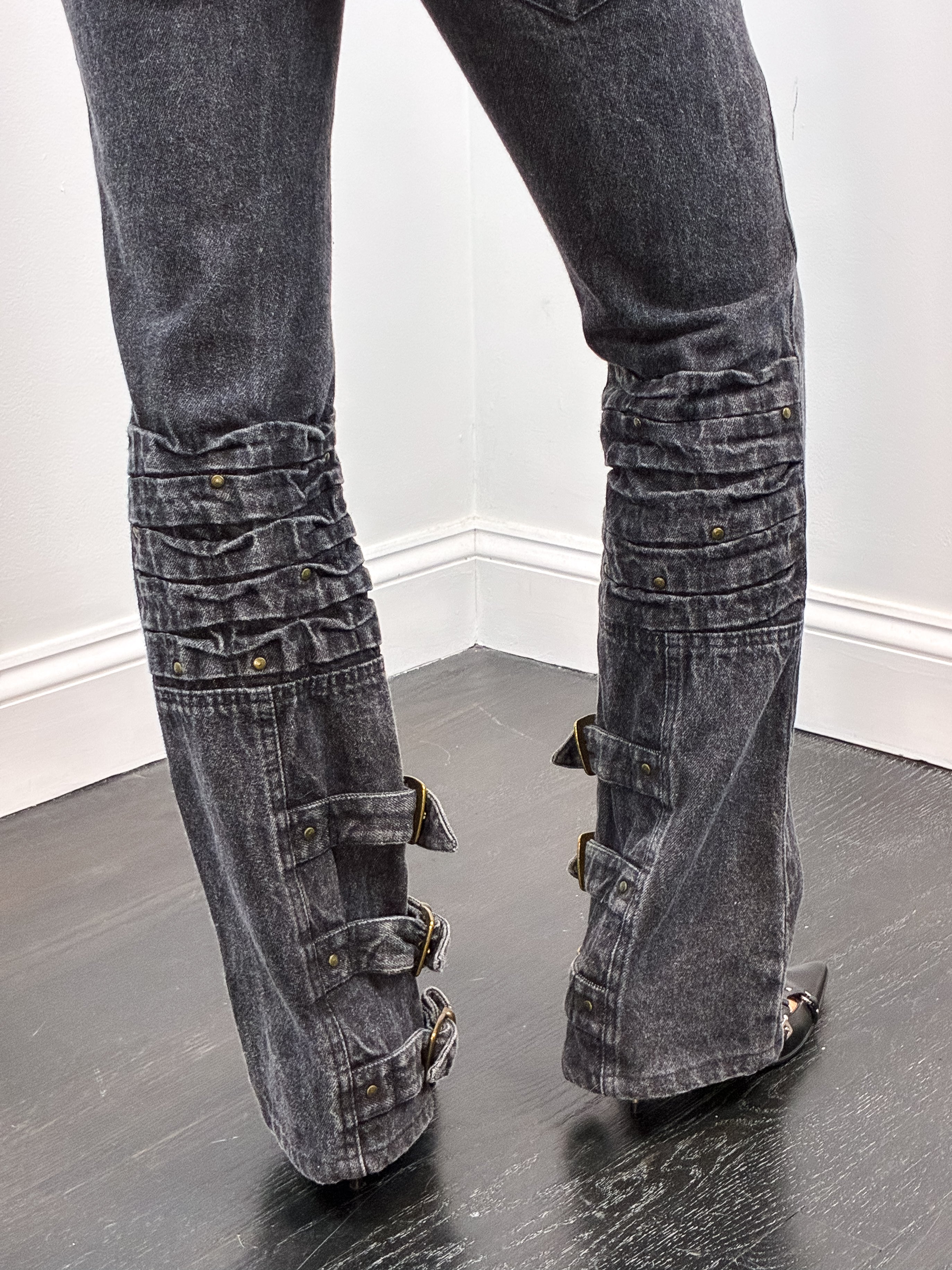 Andrew Mackenzie 2000s Black Acid Wash Buckle Ankle Jeans - W24