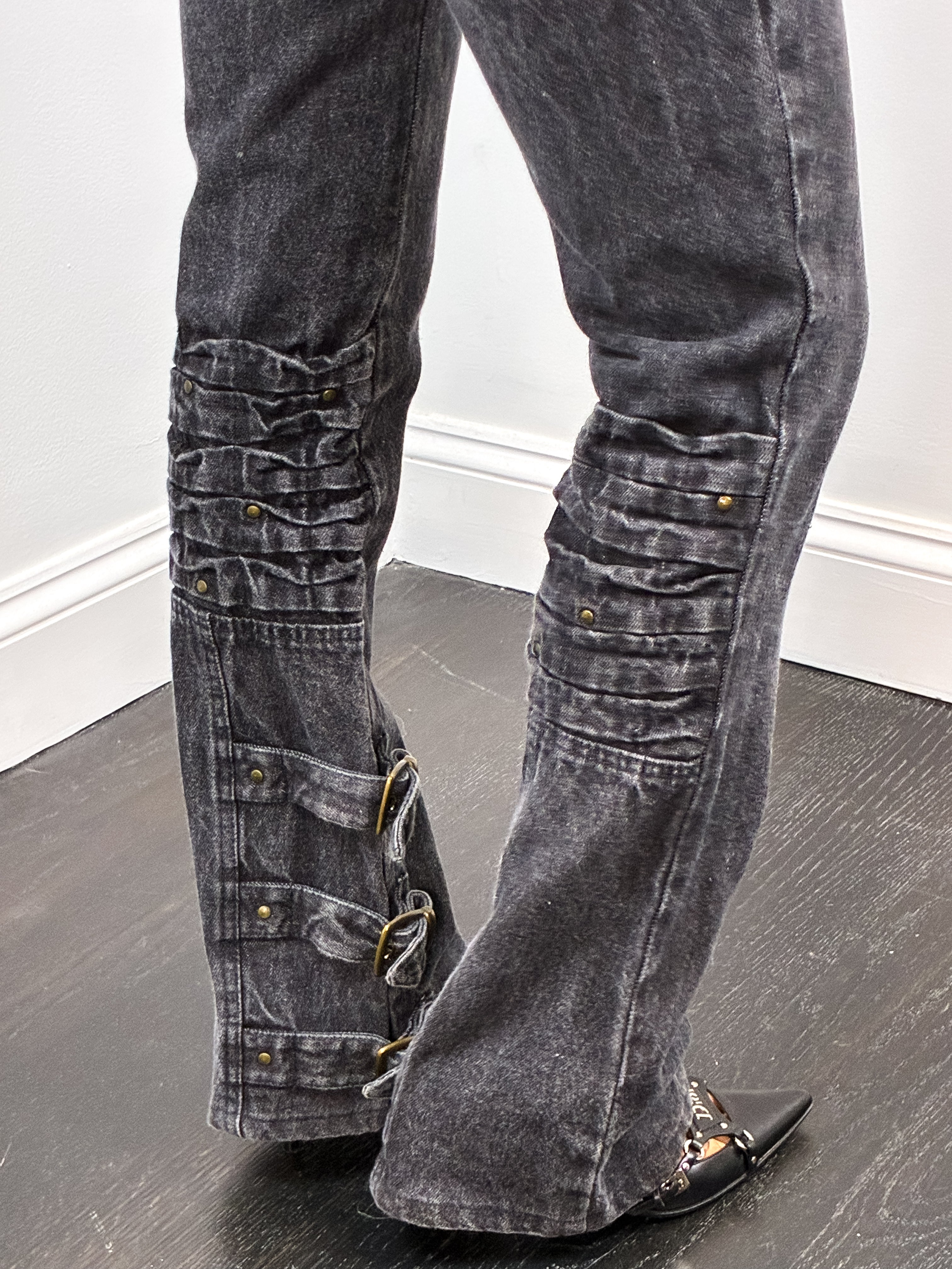 Andrew Mackenzie 2000s Black Acid Wash Buckle Ankle Jeans - W24