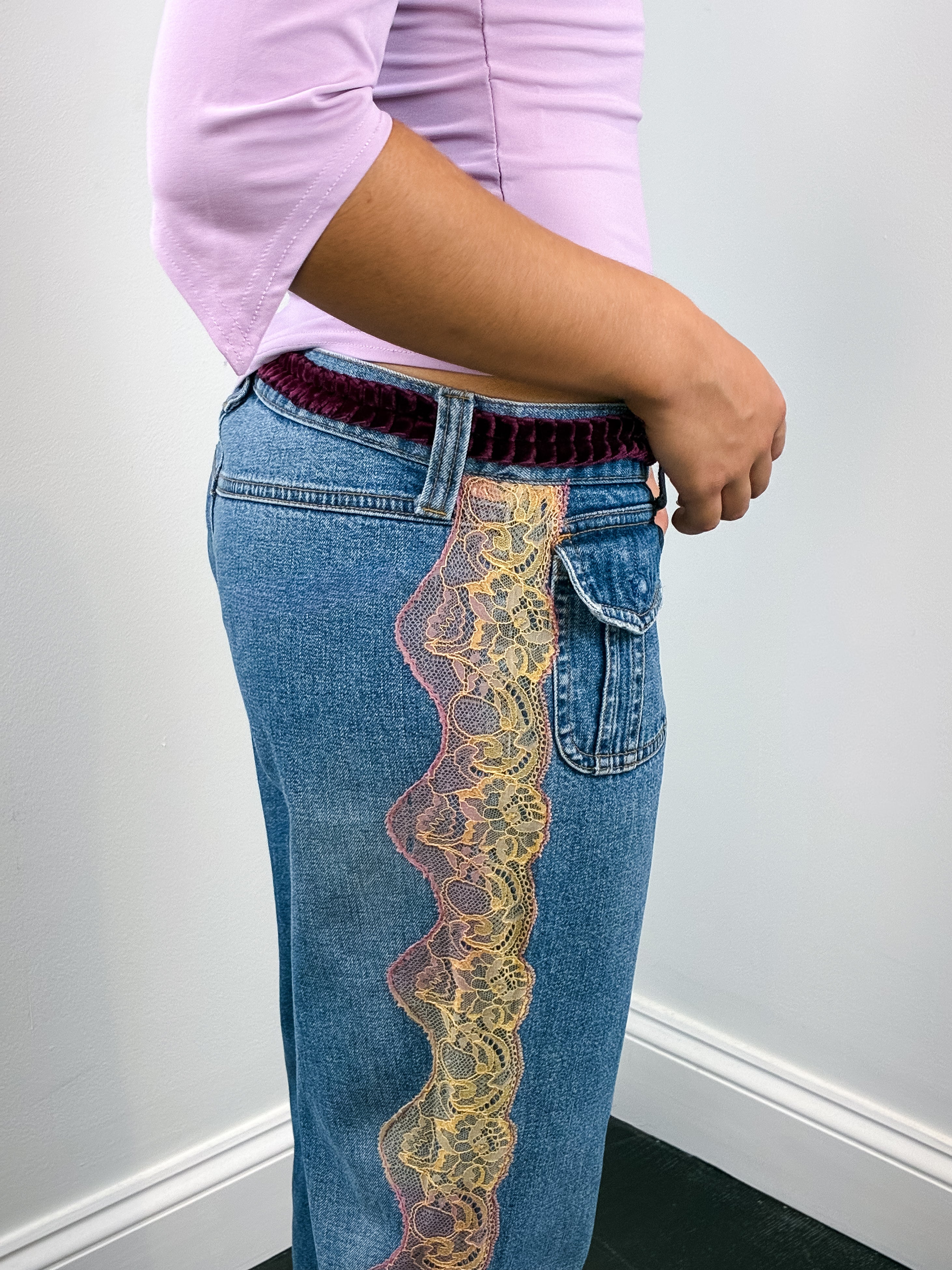 D&G Dolce & Gabbana 2000s Velvet Waistband Ombré Lace Trim Jeans - W28