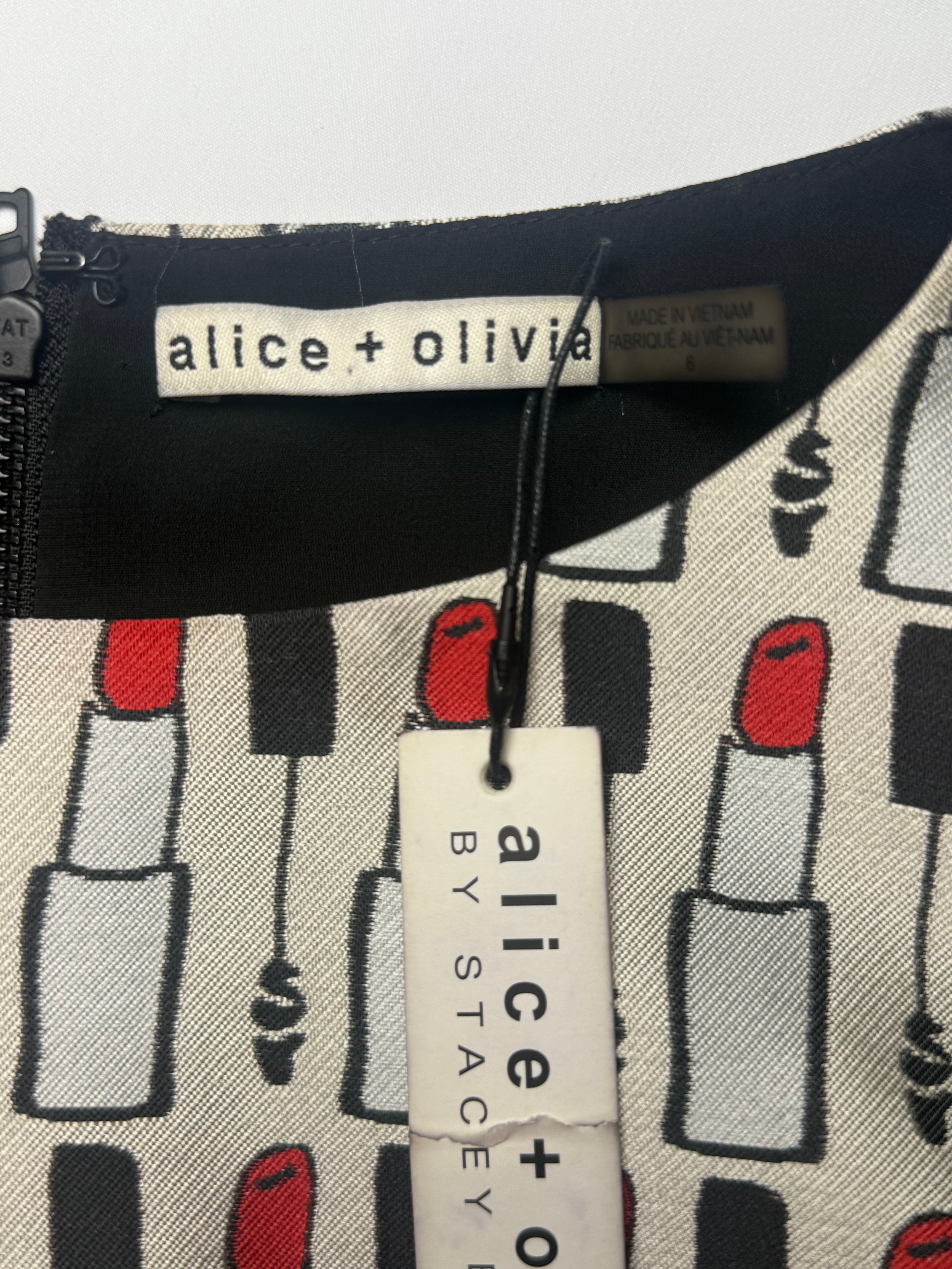 alice + olivia NWT Lipstick Print Jacquard Shift Dress - S