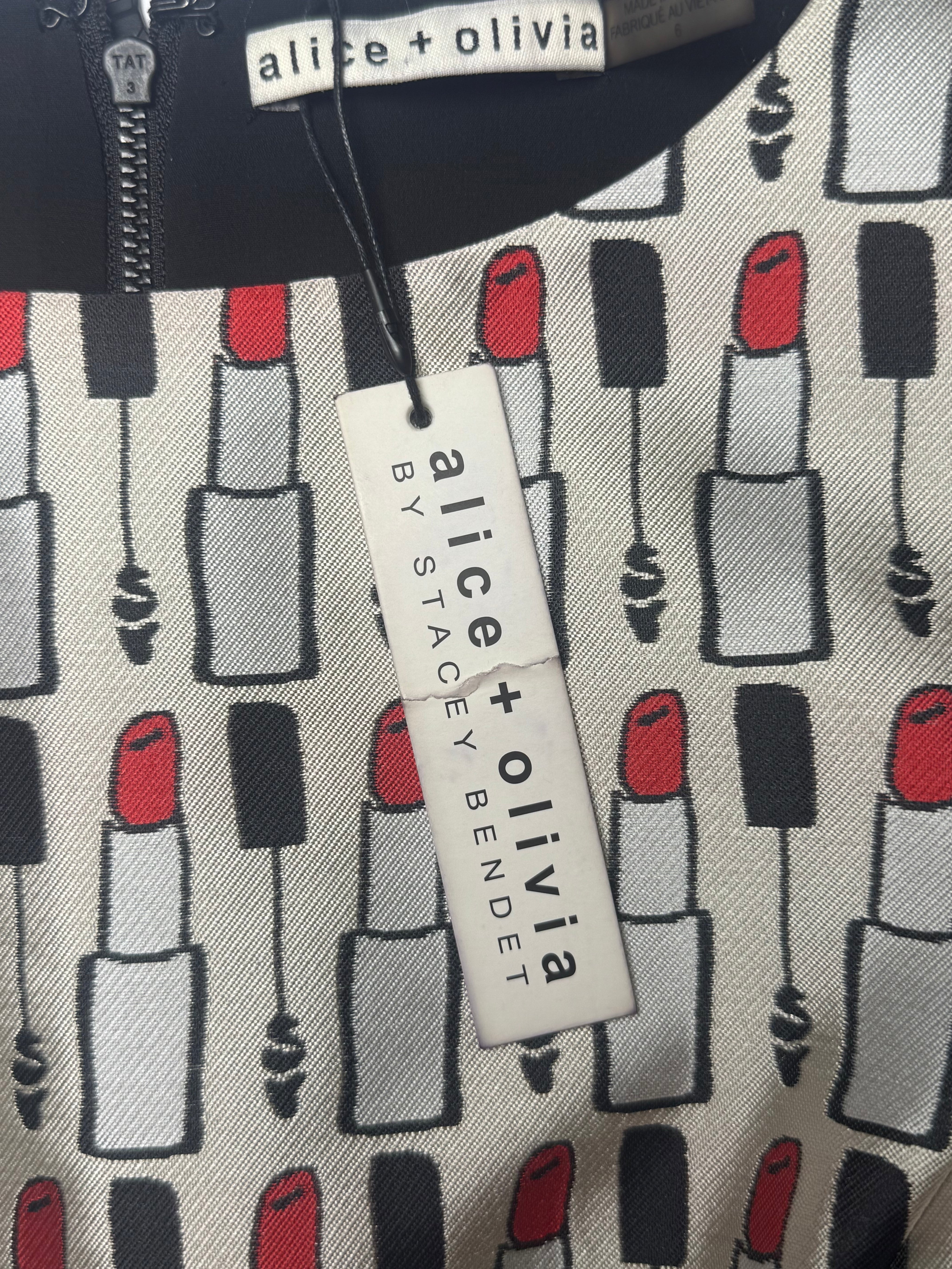 alice + olivia NWT Lipstick Print Jacquard Shift Dress - S