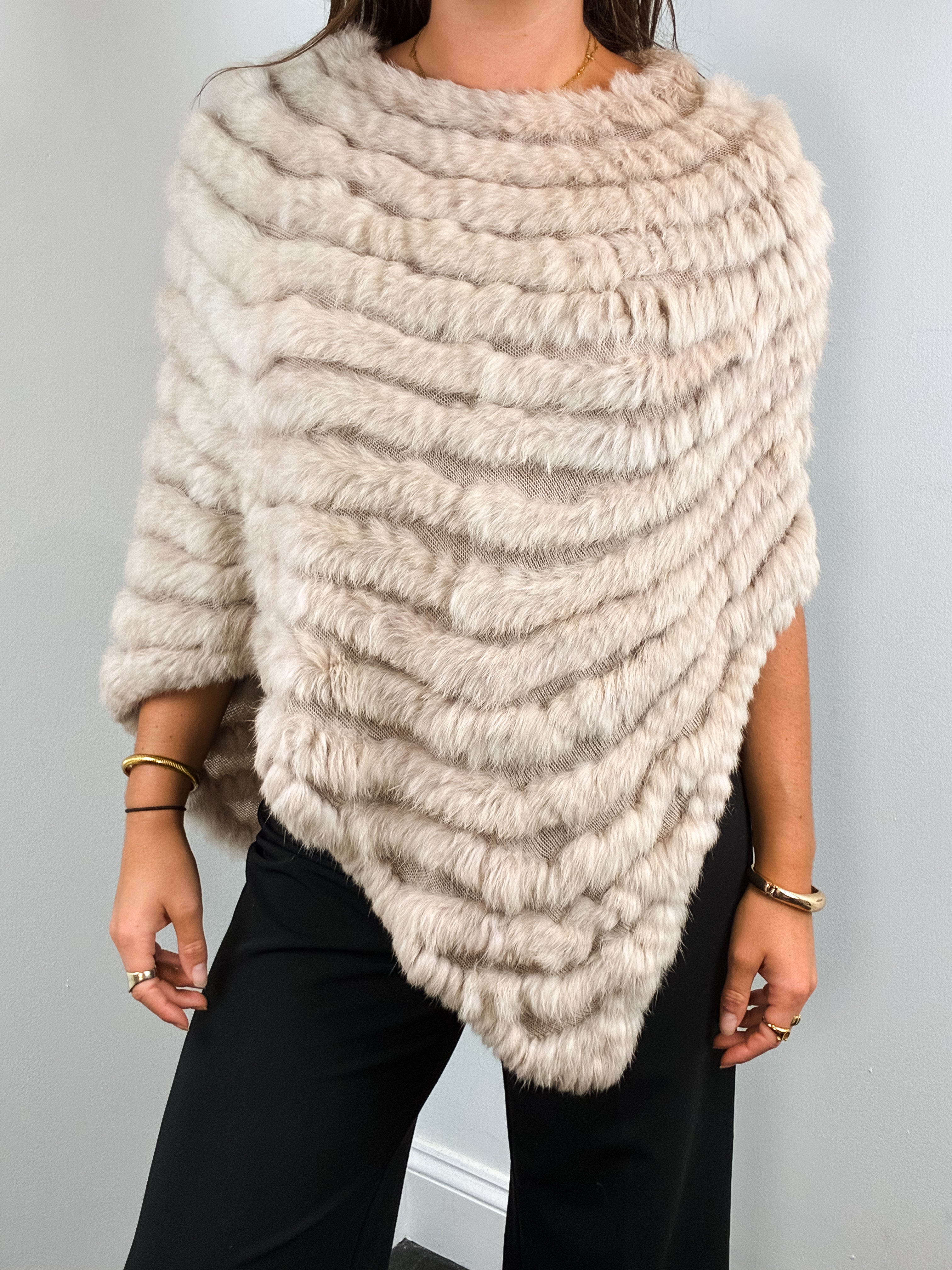 Luca Giordani 2000s Beige Rabbit Fur Knit Poncho - OS