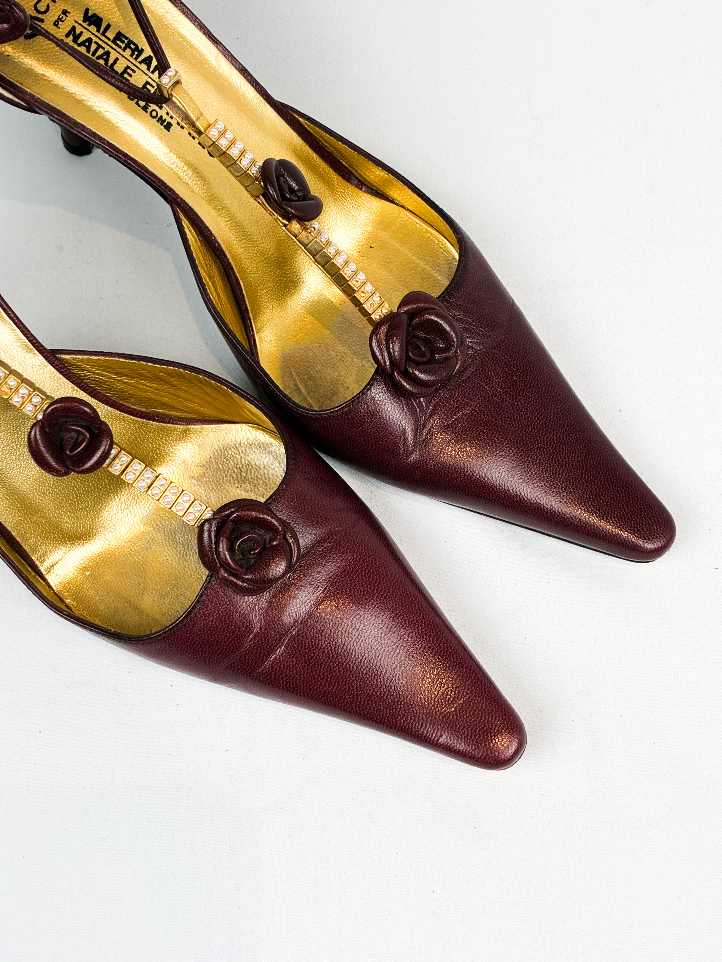 Vicini per Valeriano 2000s Burgundy Pearl-Trim Pointed Pumps - EU 37 / US 7