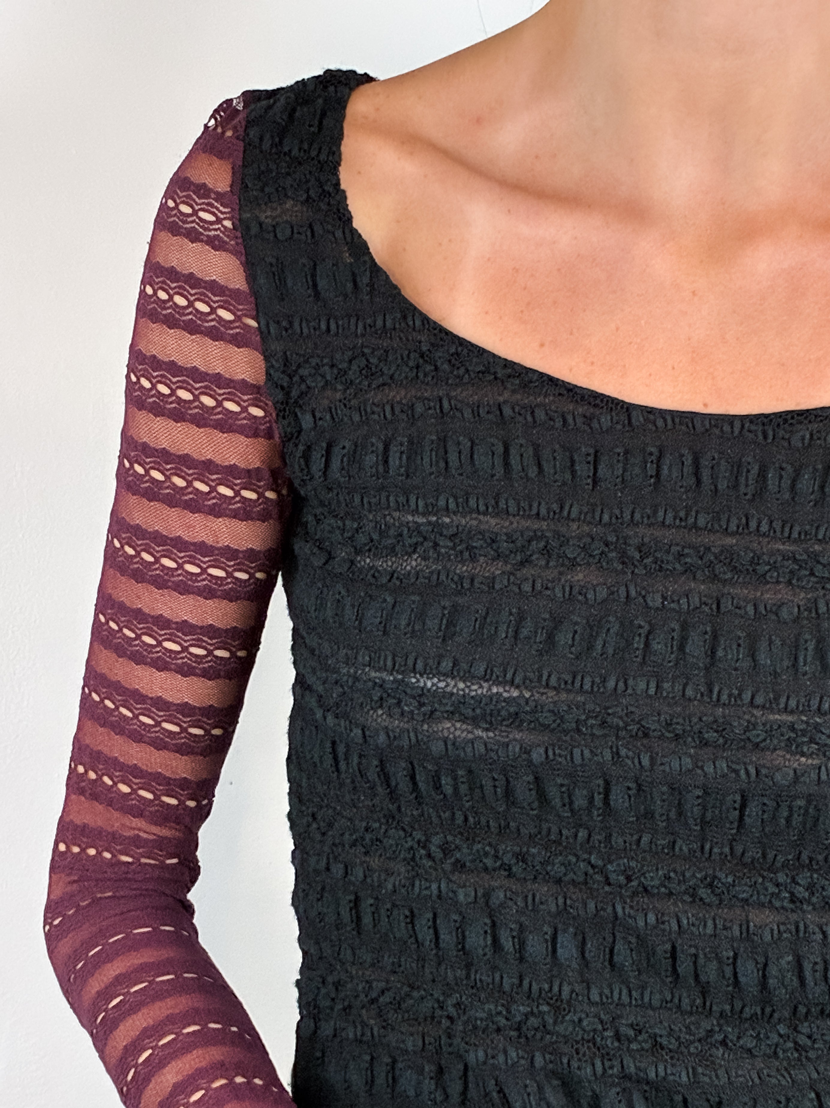 Ferre 2000s Black Burgundy Lace Long Sleeve Top - XS-M