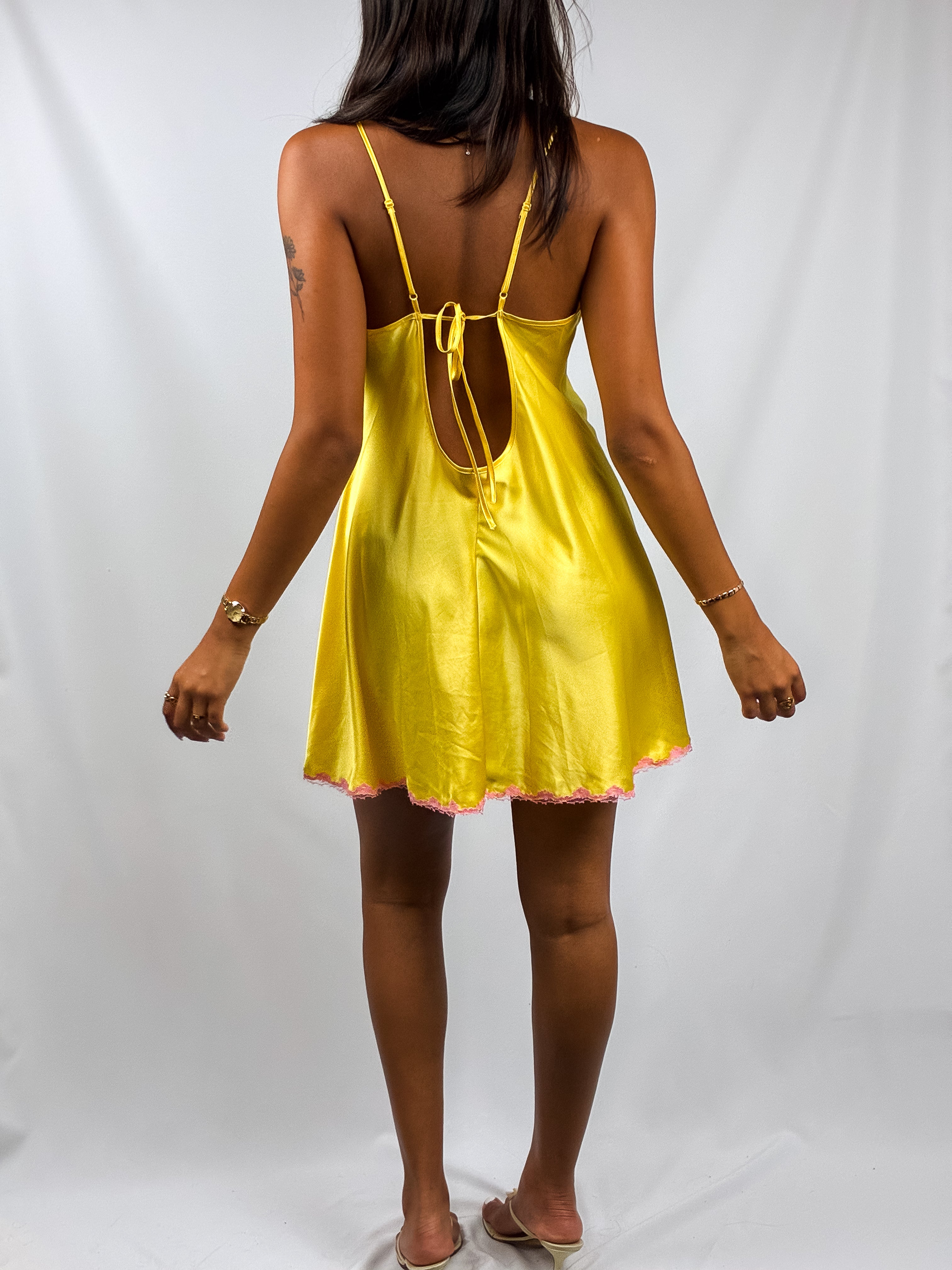 Victoria's Secret 2000s Yellow Satin Lace Appliqué Slip Dress - L