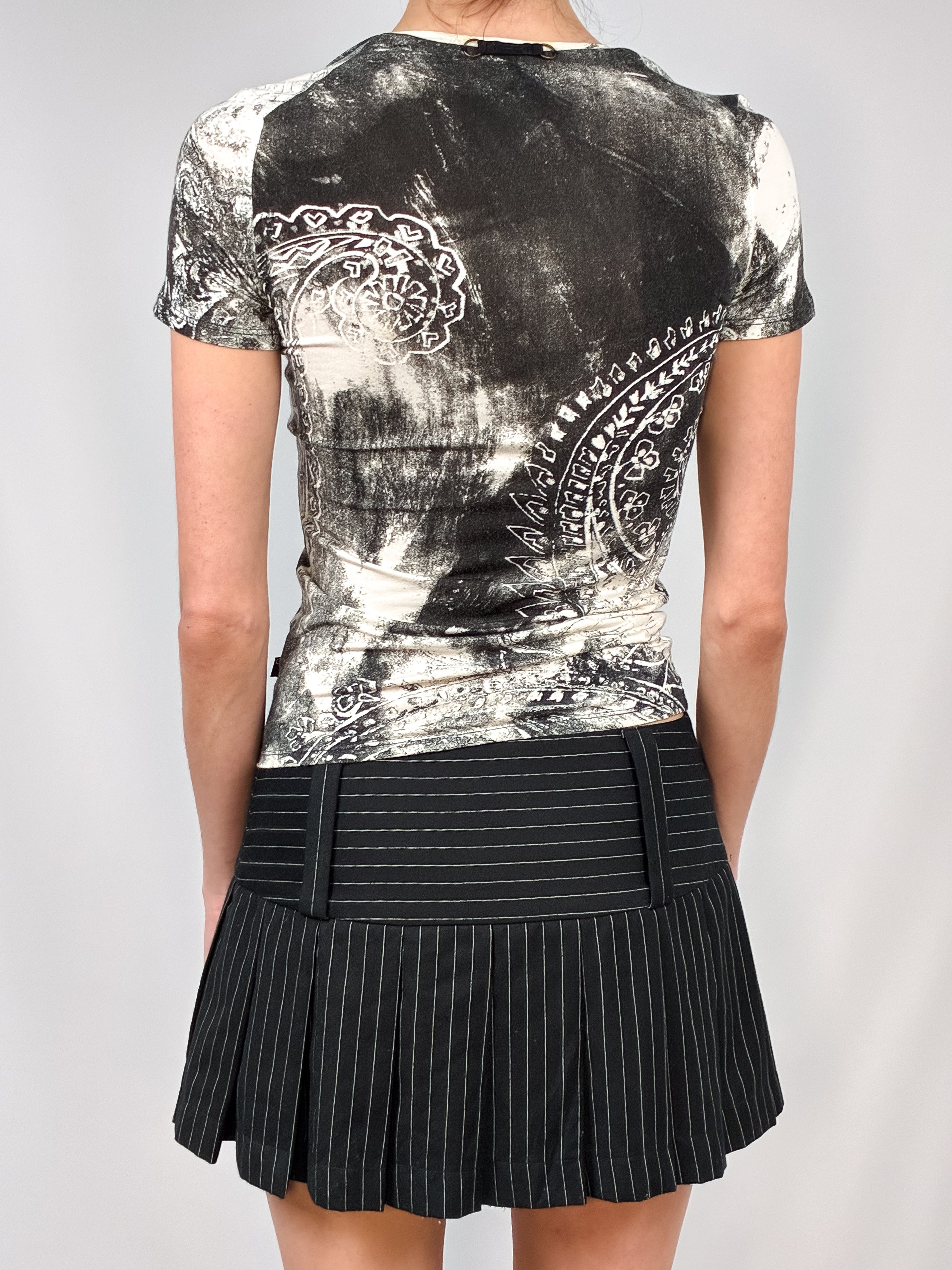 Just Cavalli 2000s Black & Cream Baroque Print Tee - M